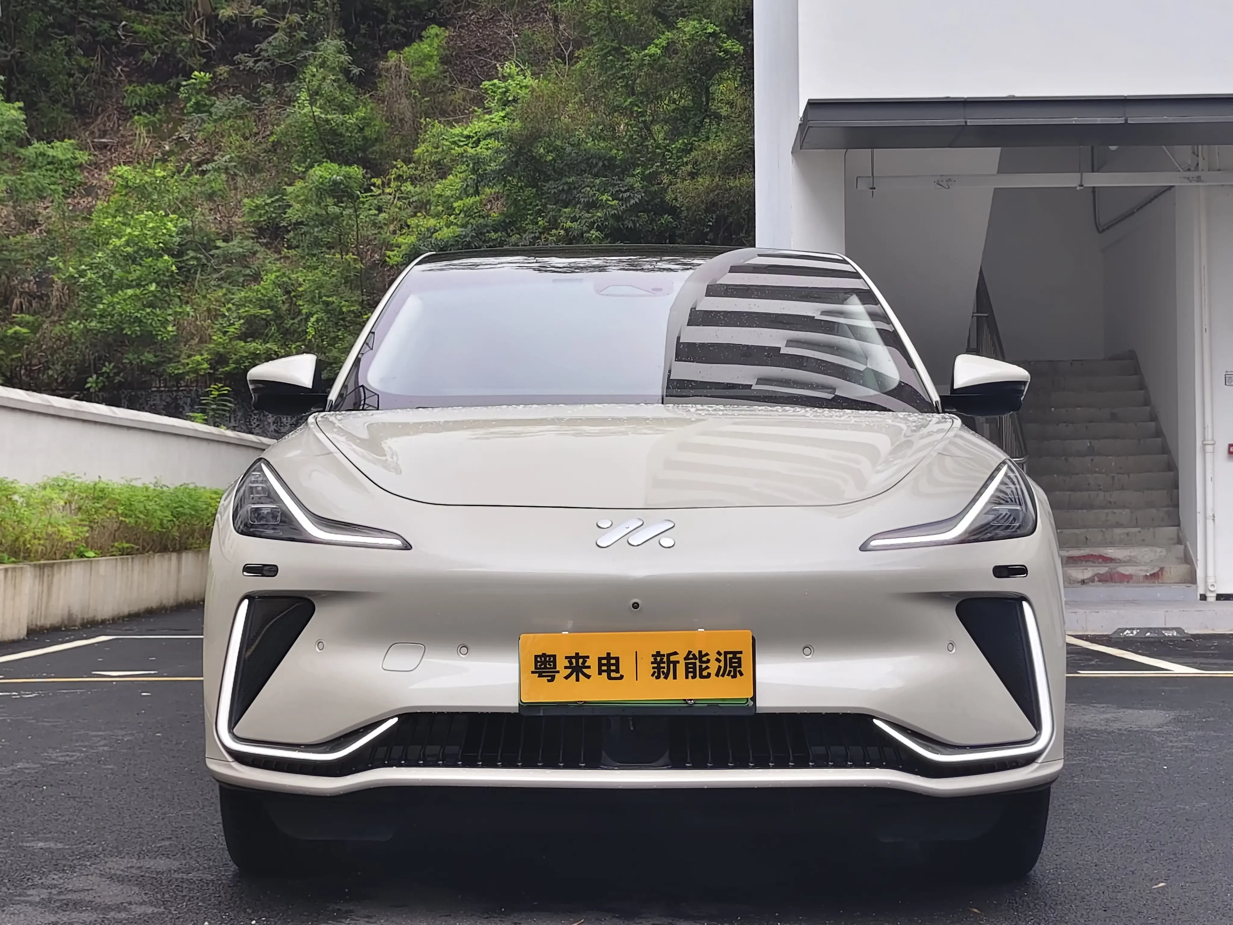 IM Motors Zhiji LS7