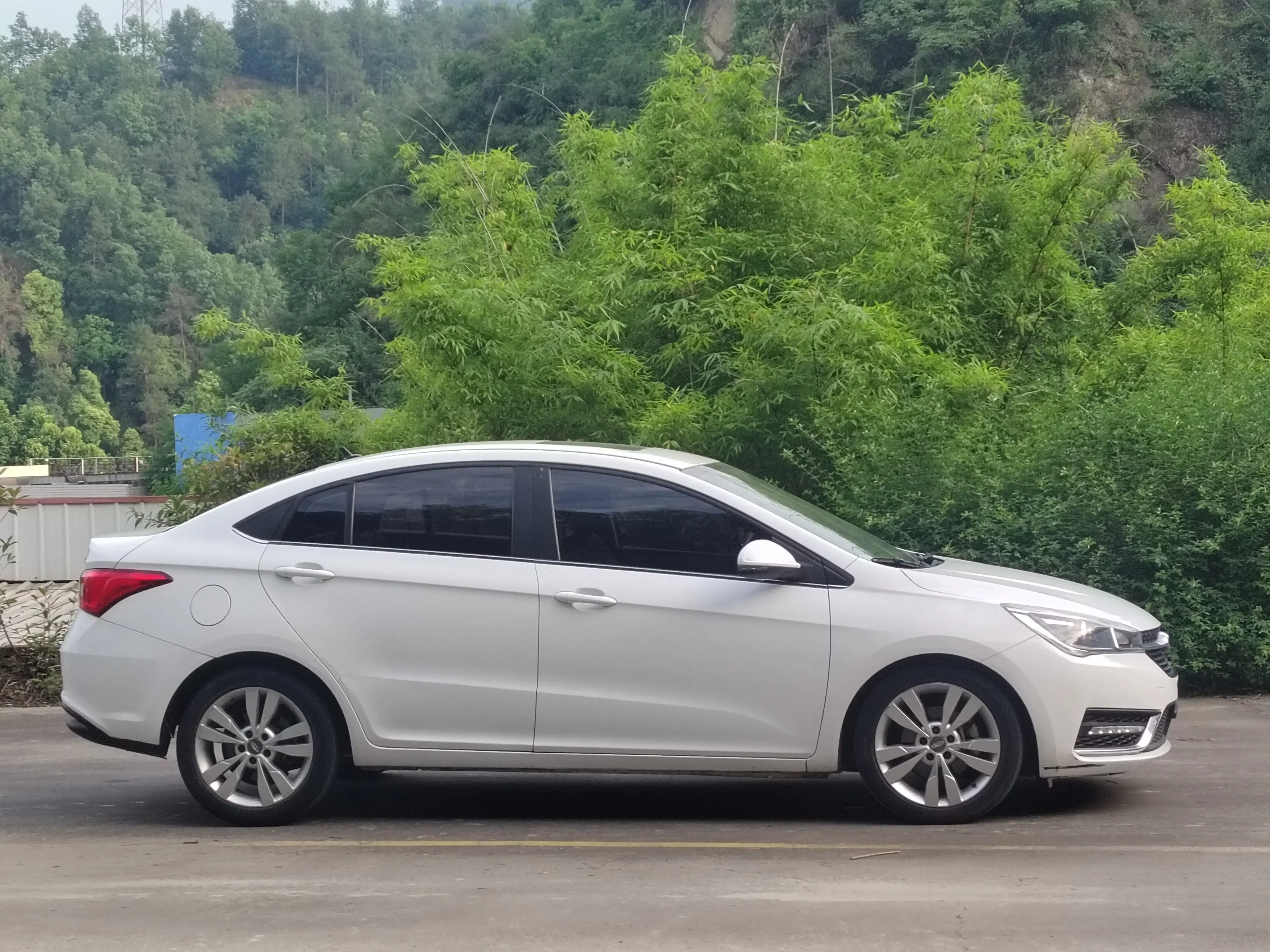 Chery Arrizo 5