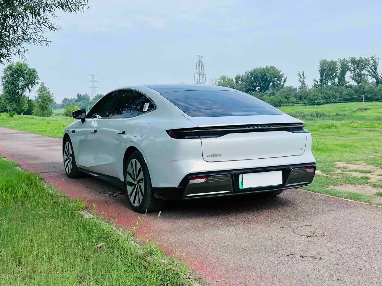 Geely Galaxy E8