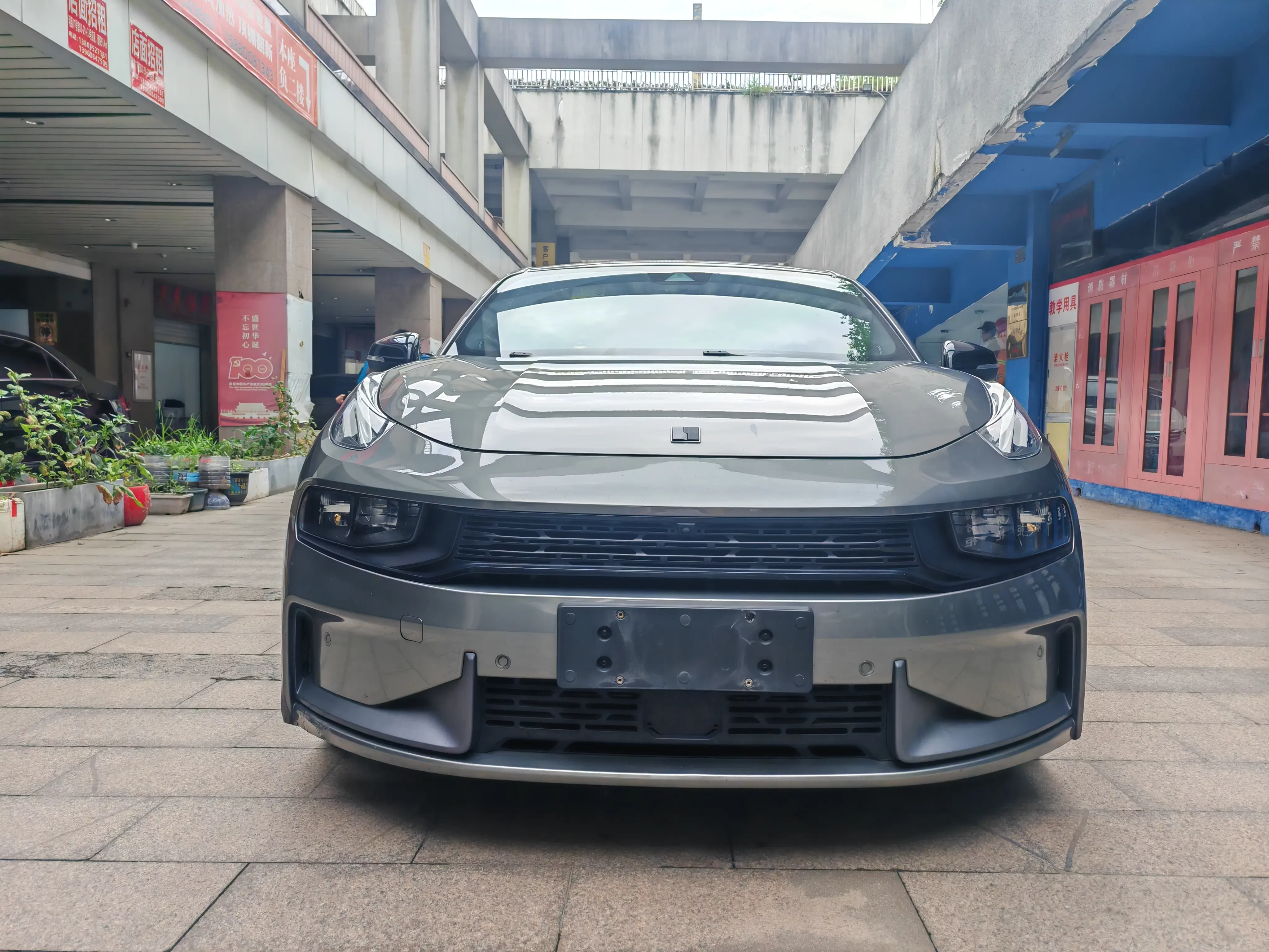 Lynk & Co 03