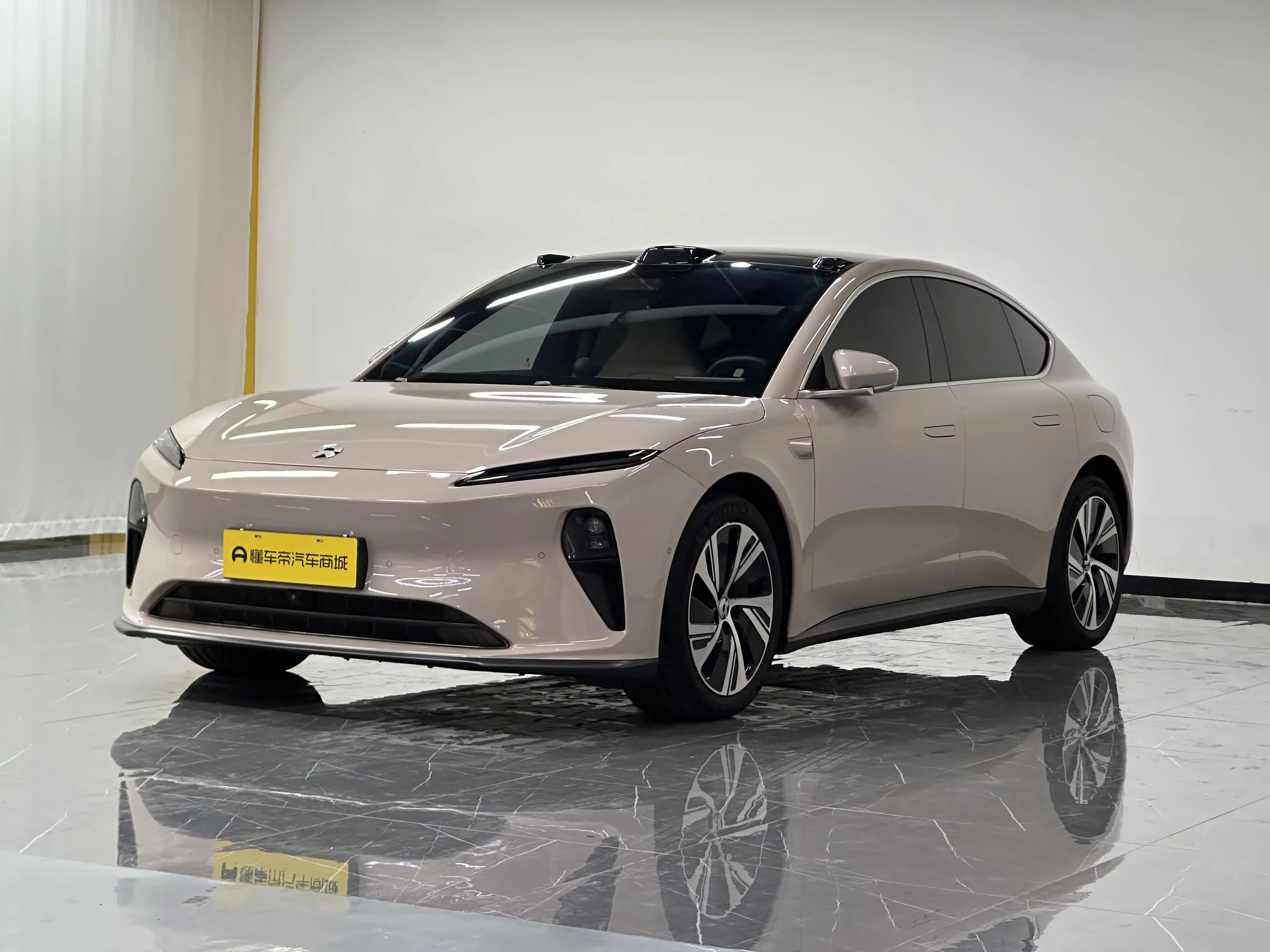 NIO ET5