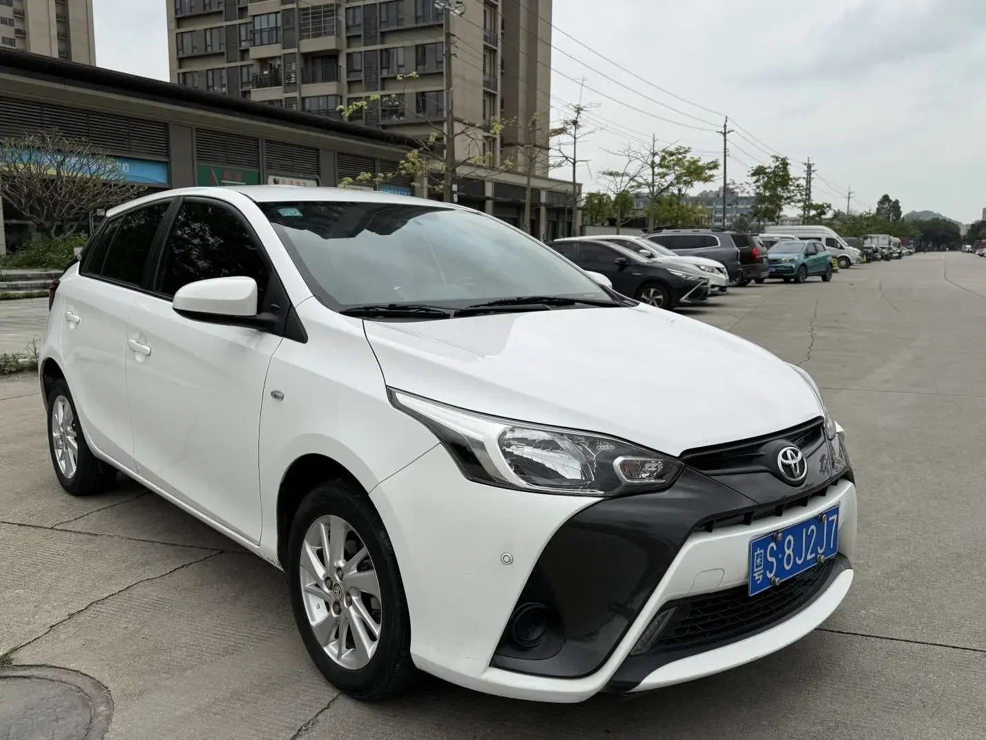 Toyota Yaris L