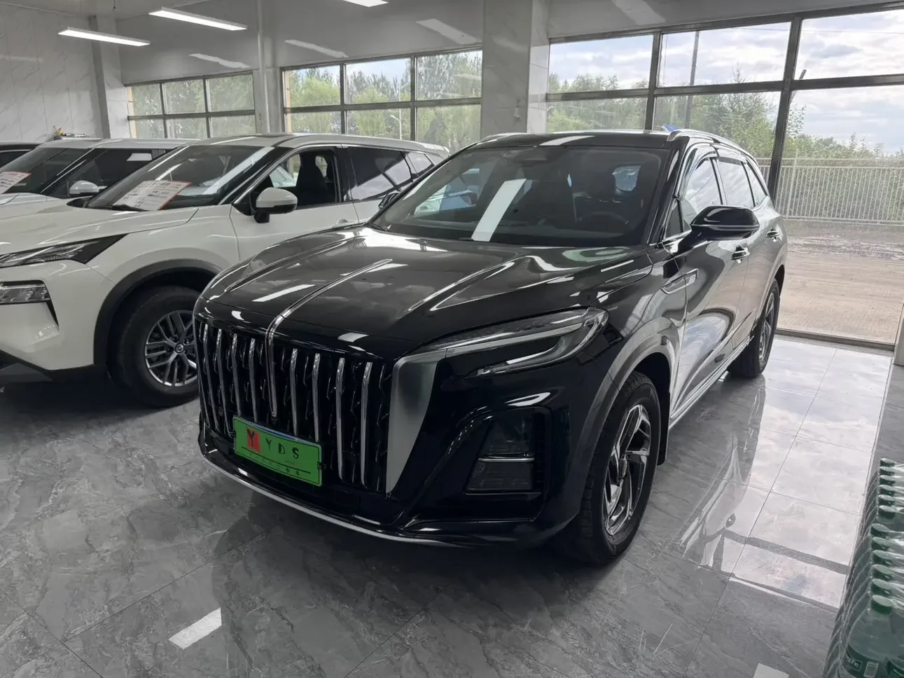 Hongqi HS3