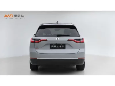 NIO ES8