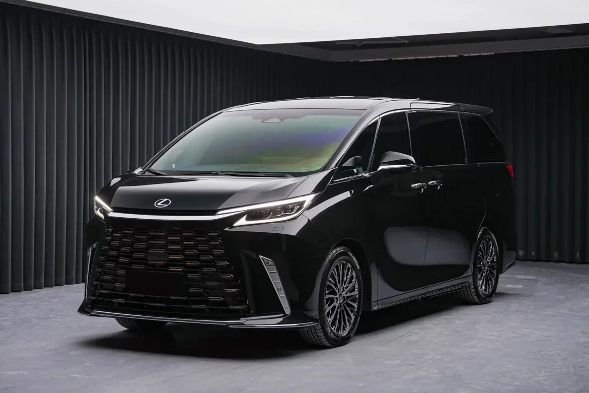 Lexus LM