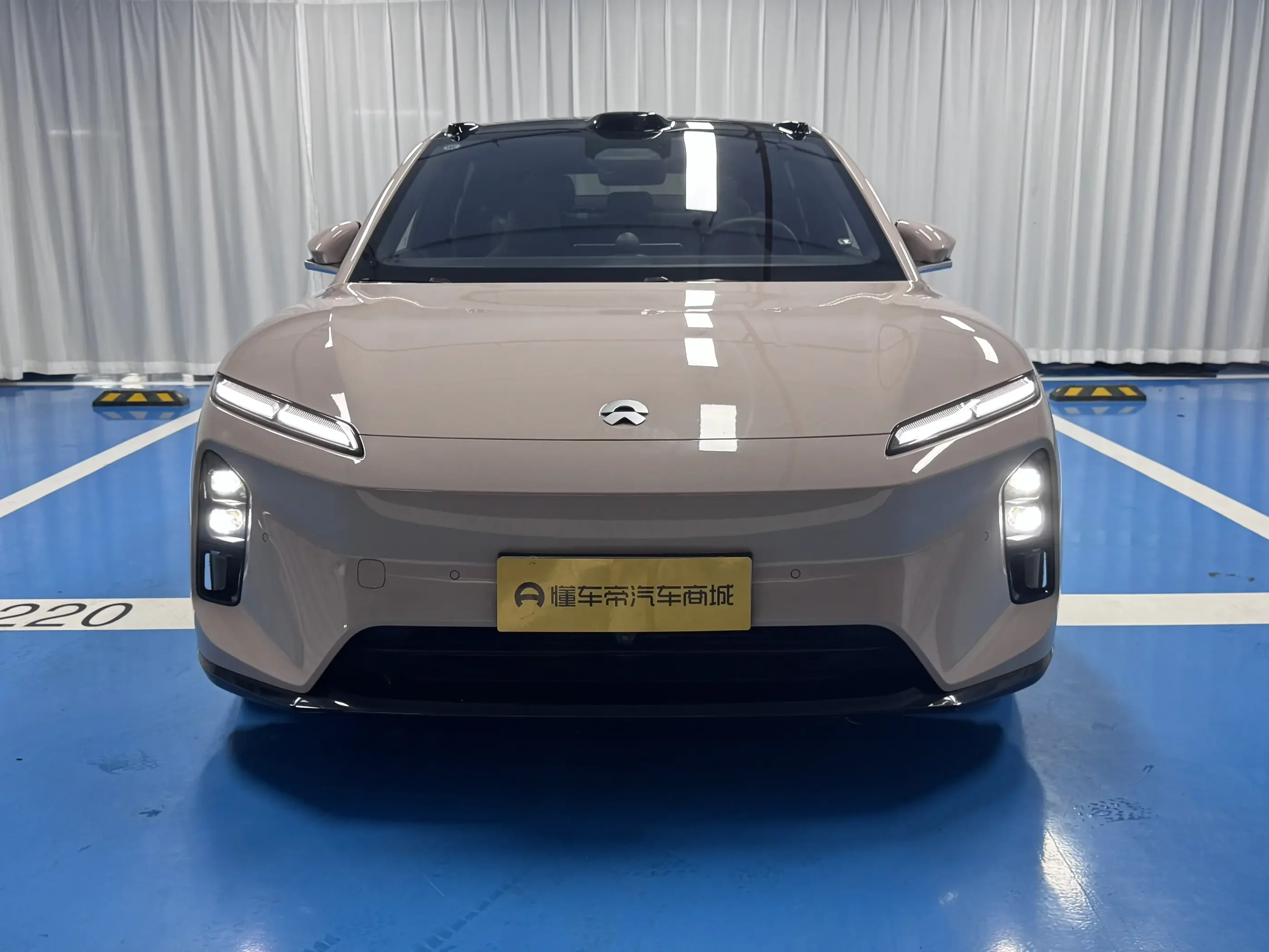 NIO ET5
