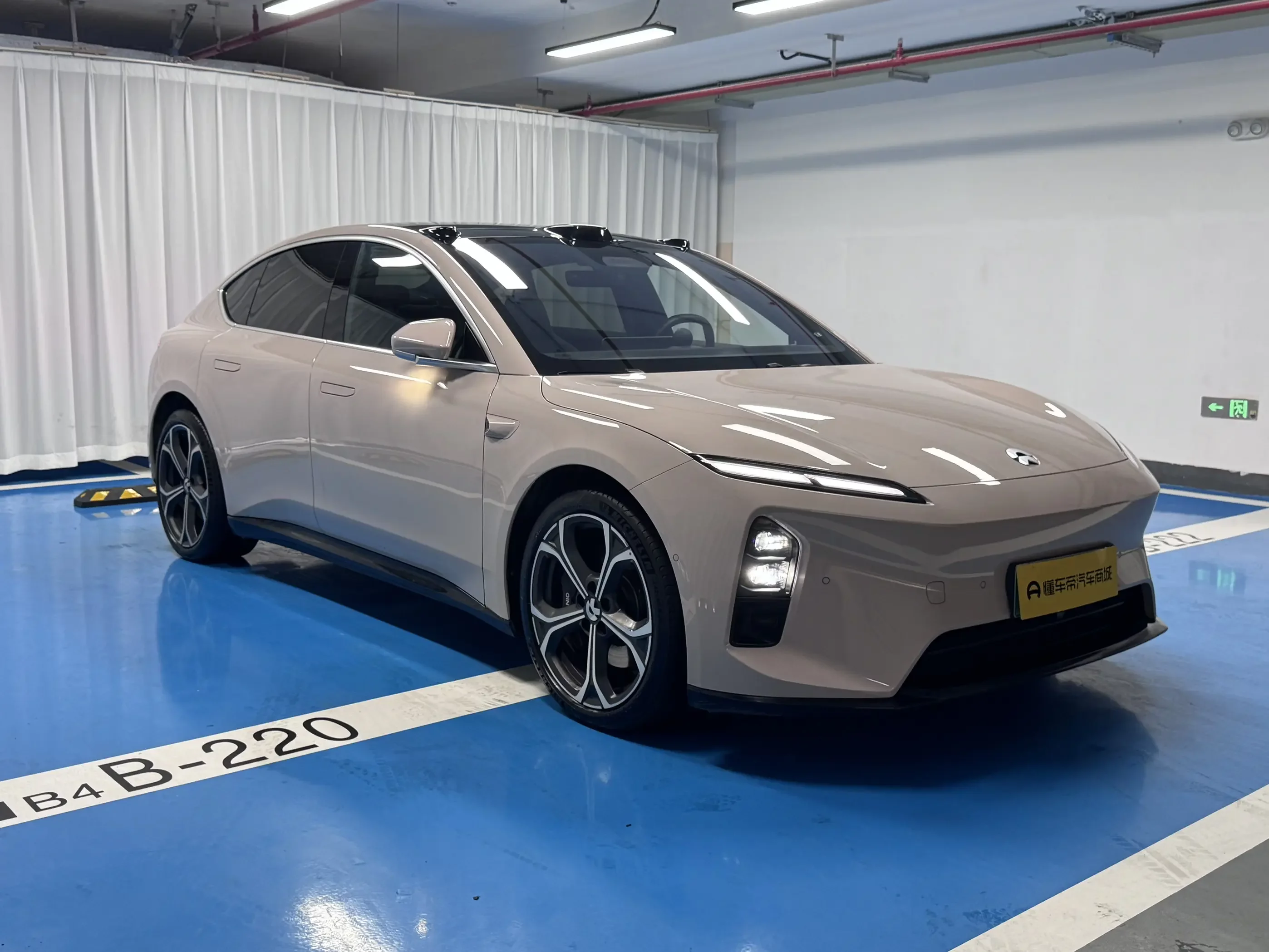 NIO ET5
