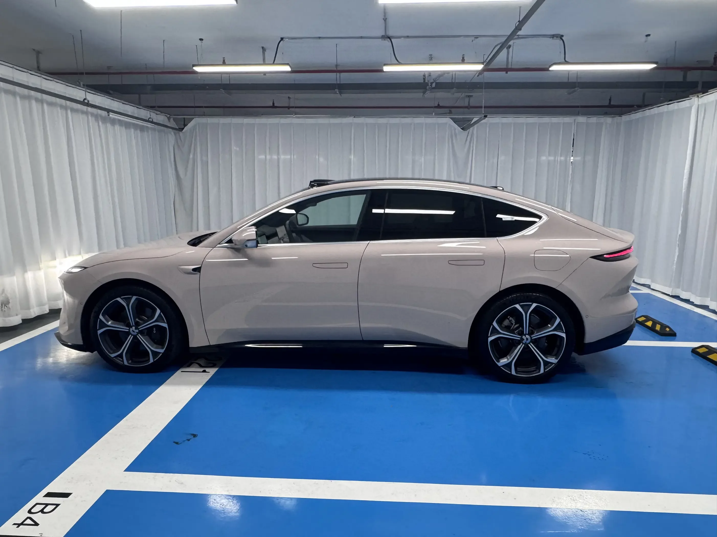 NIO ET5