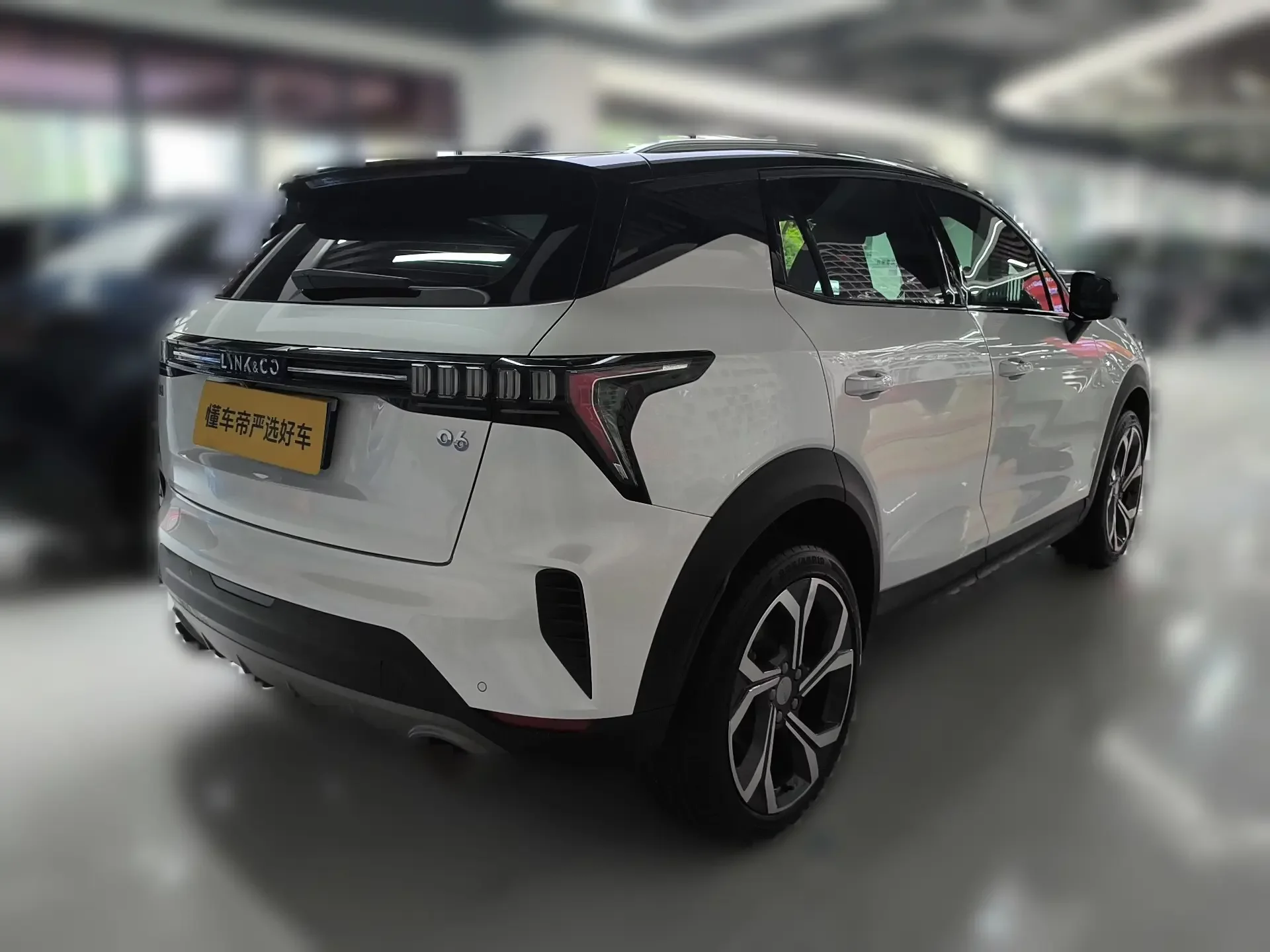 Lynk & Co 06