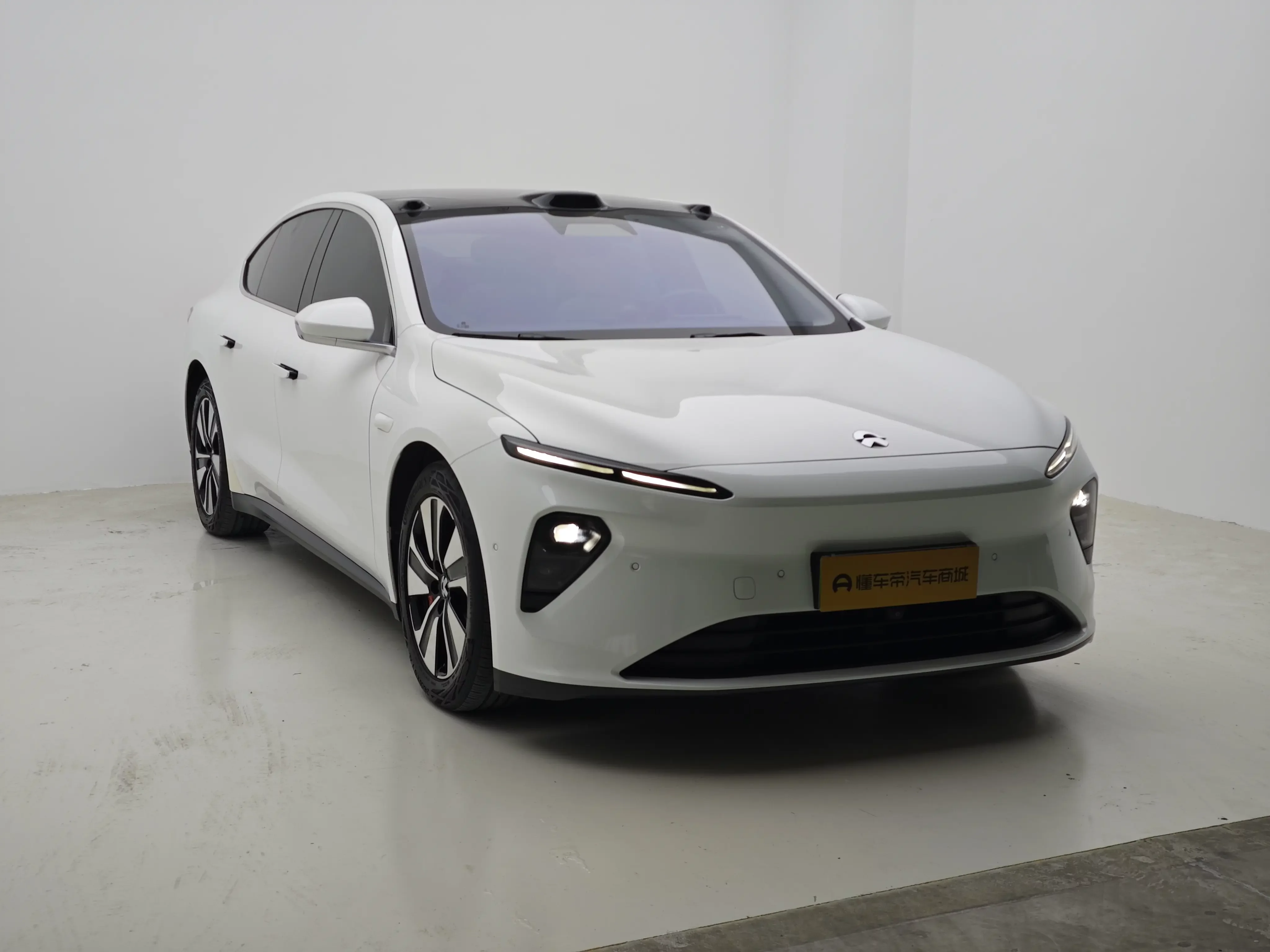 NIO ET7