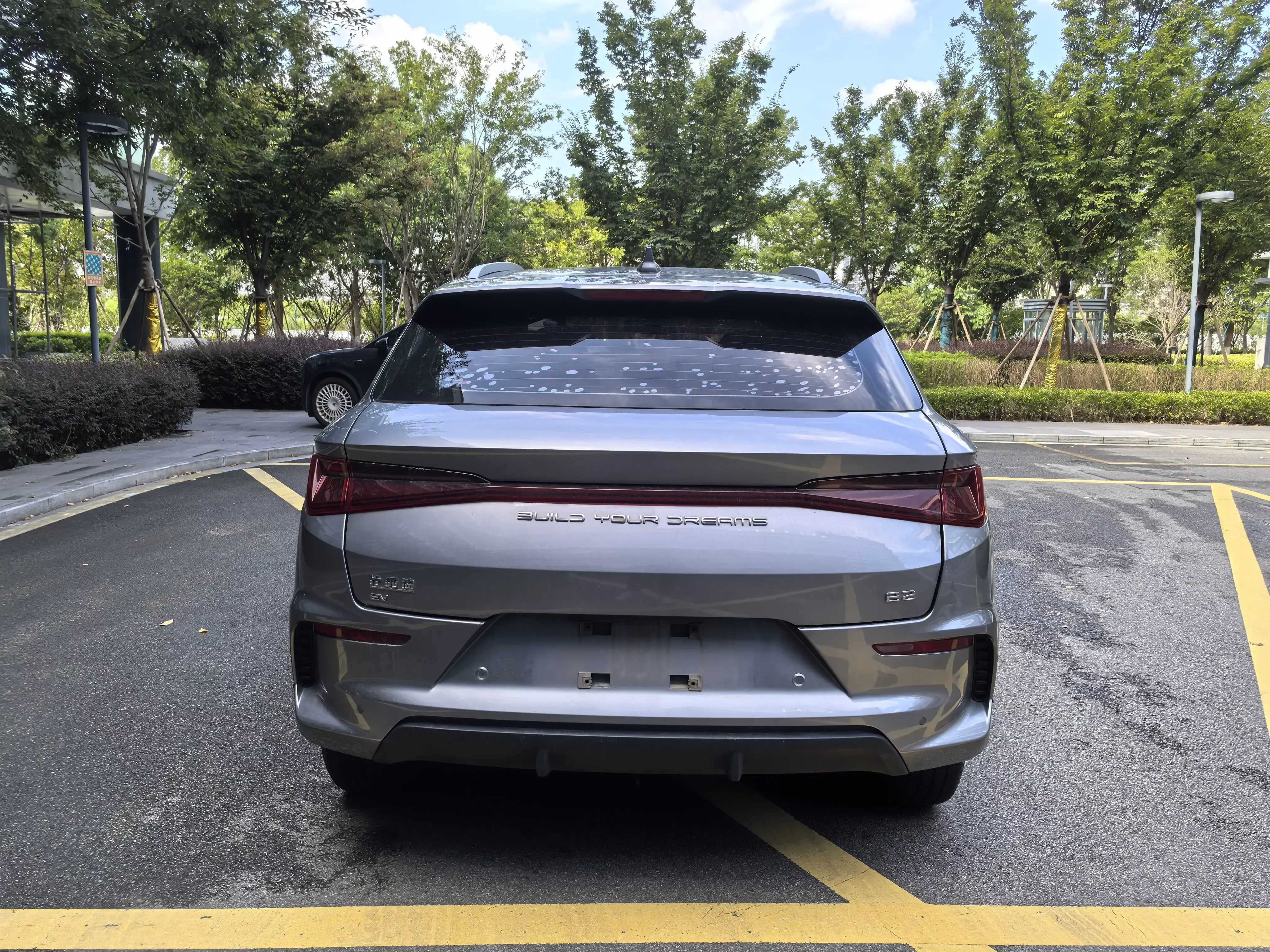 BYD e2