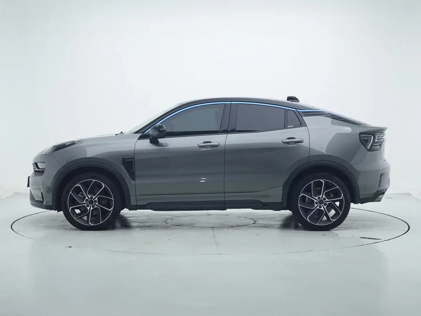 Lynk & Co 05