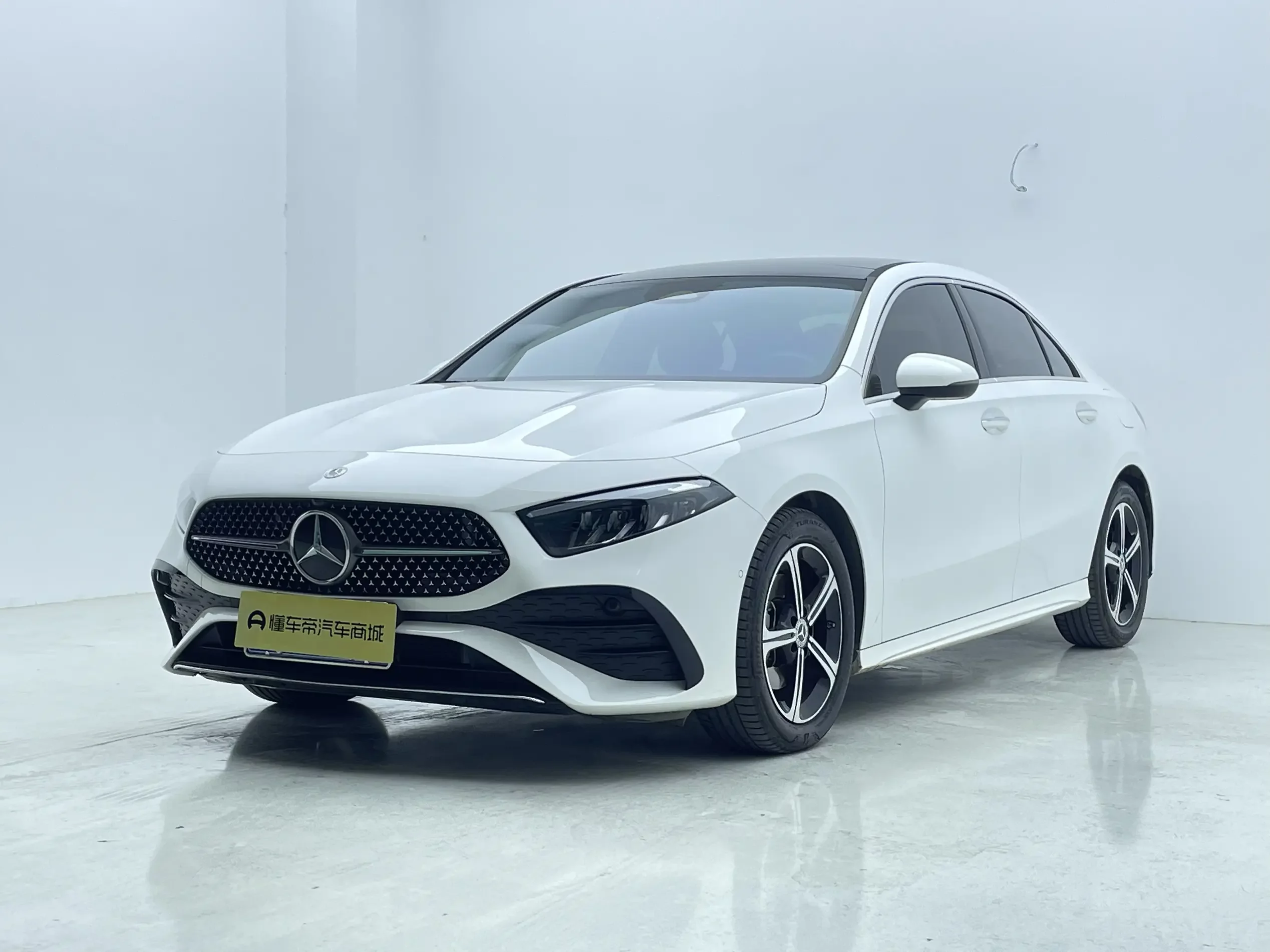 Mercedes-Benz A Class  из Китая