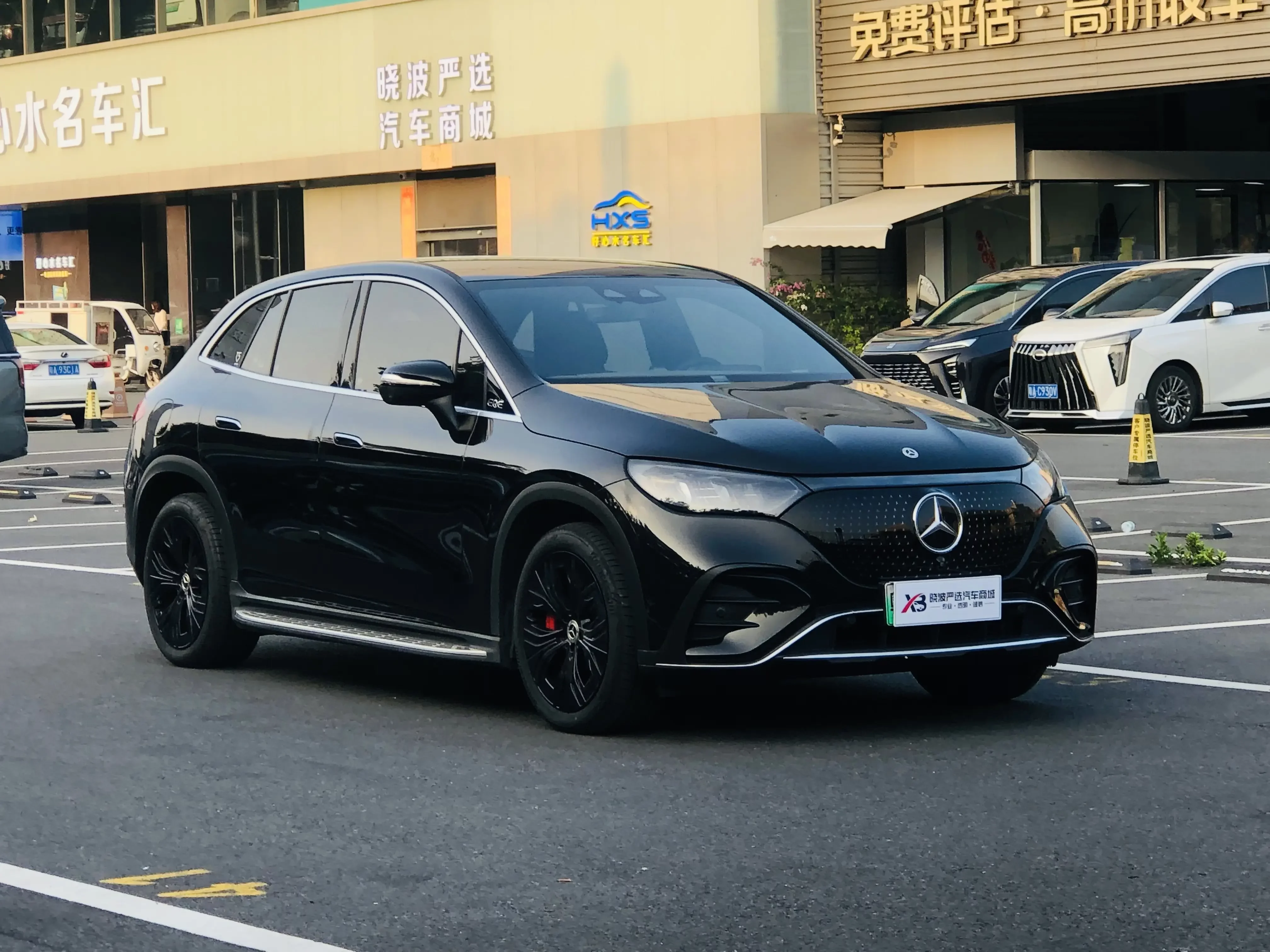 Mercedes-Benz EQE SUV