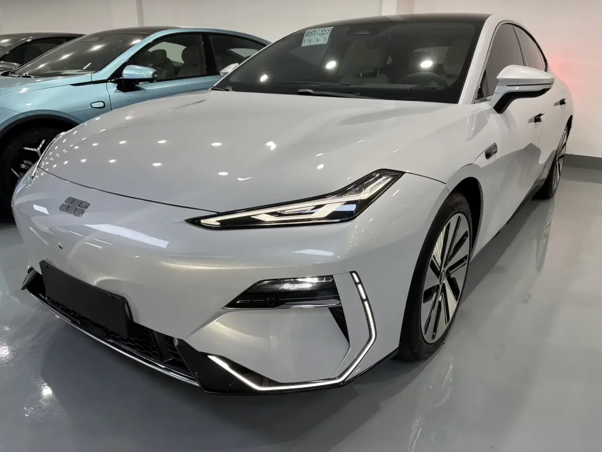 Geely Galaxy E8