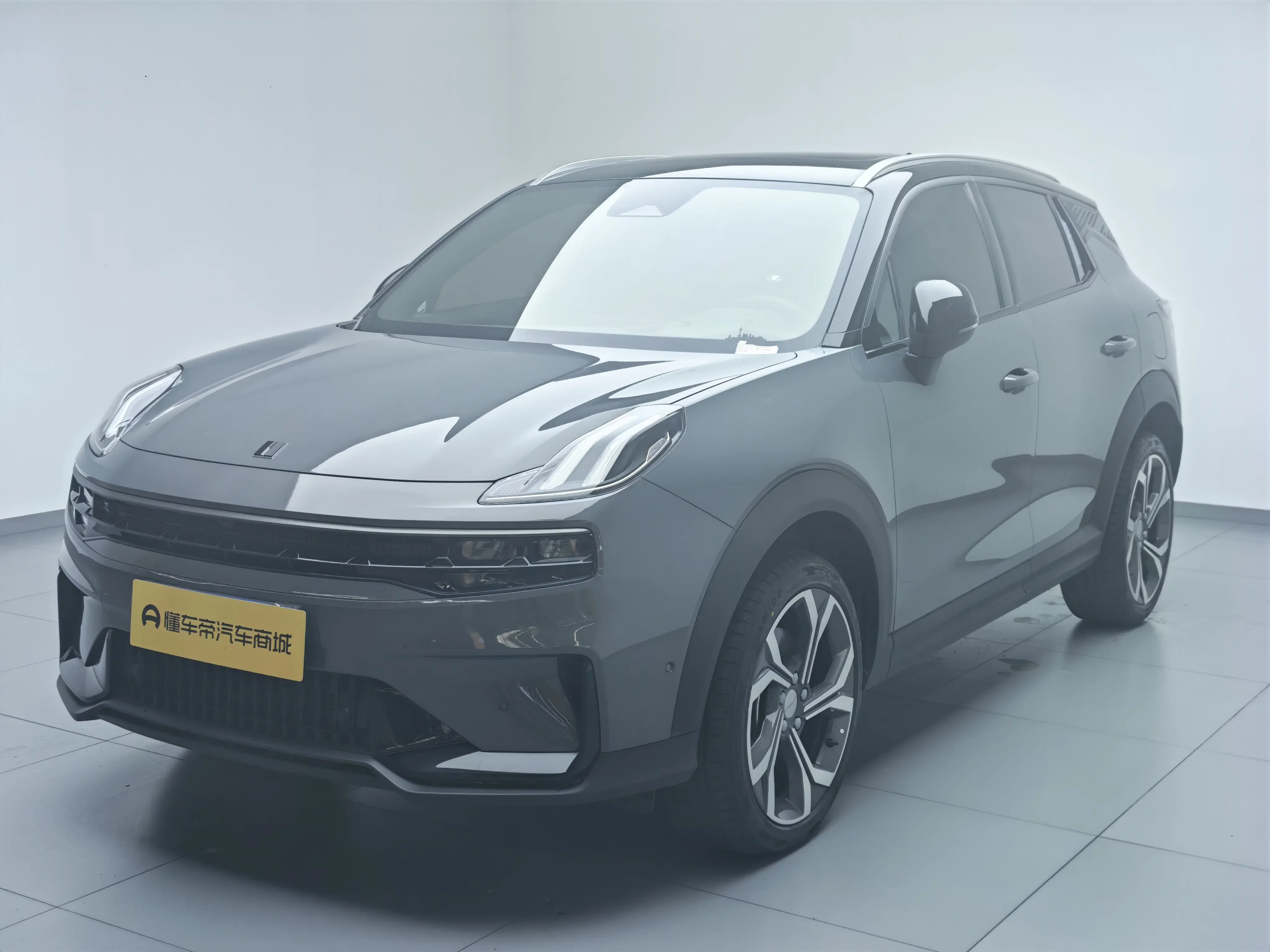 Lynk & Co 06