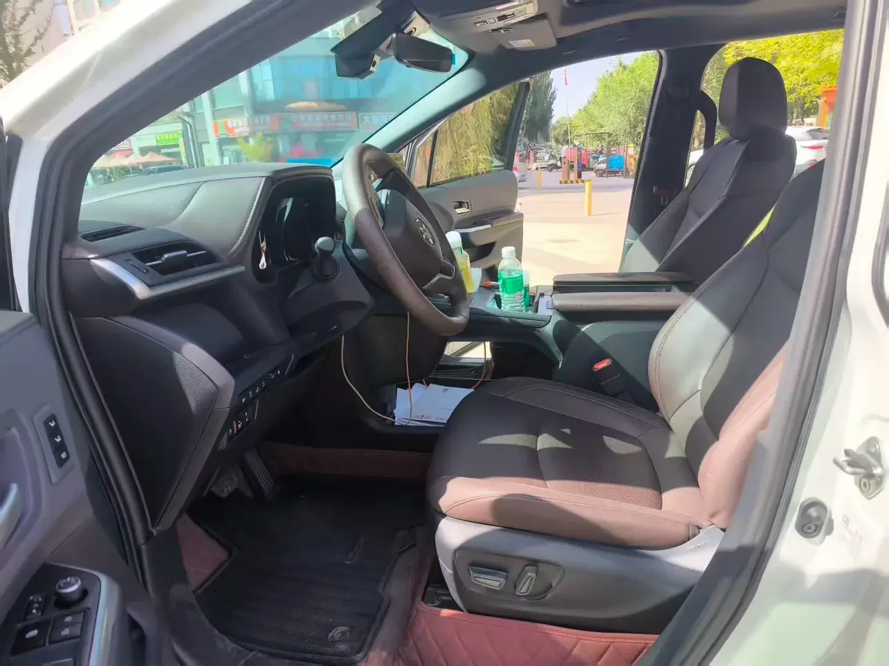 TOYOTA GRANVIA