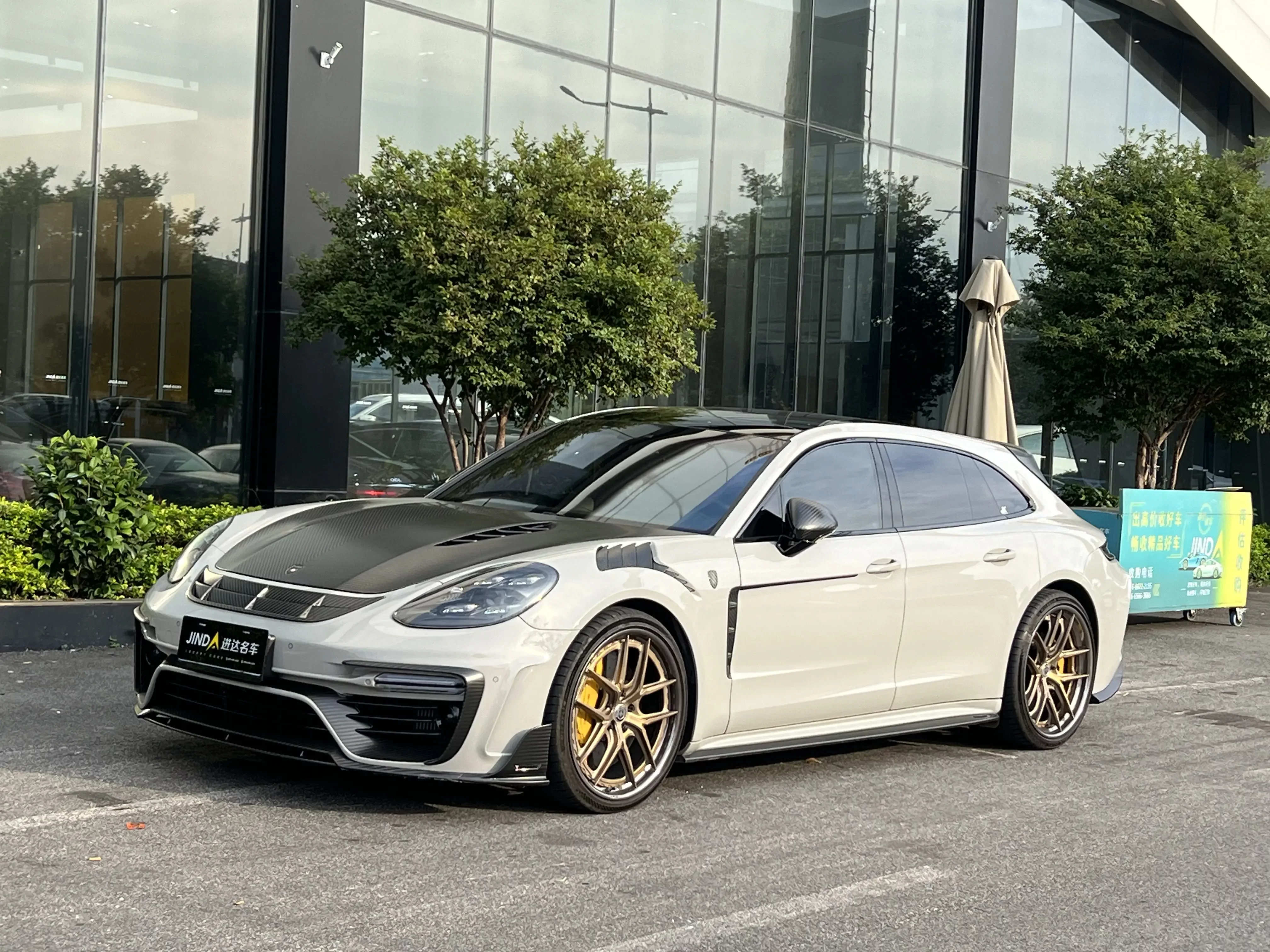 PORSCHE PANAMERA