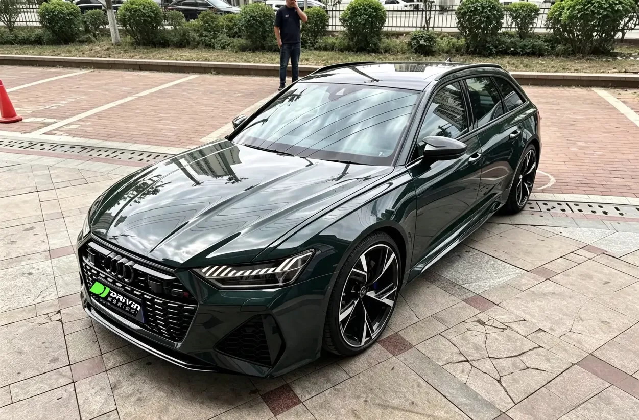 AUDI RS6