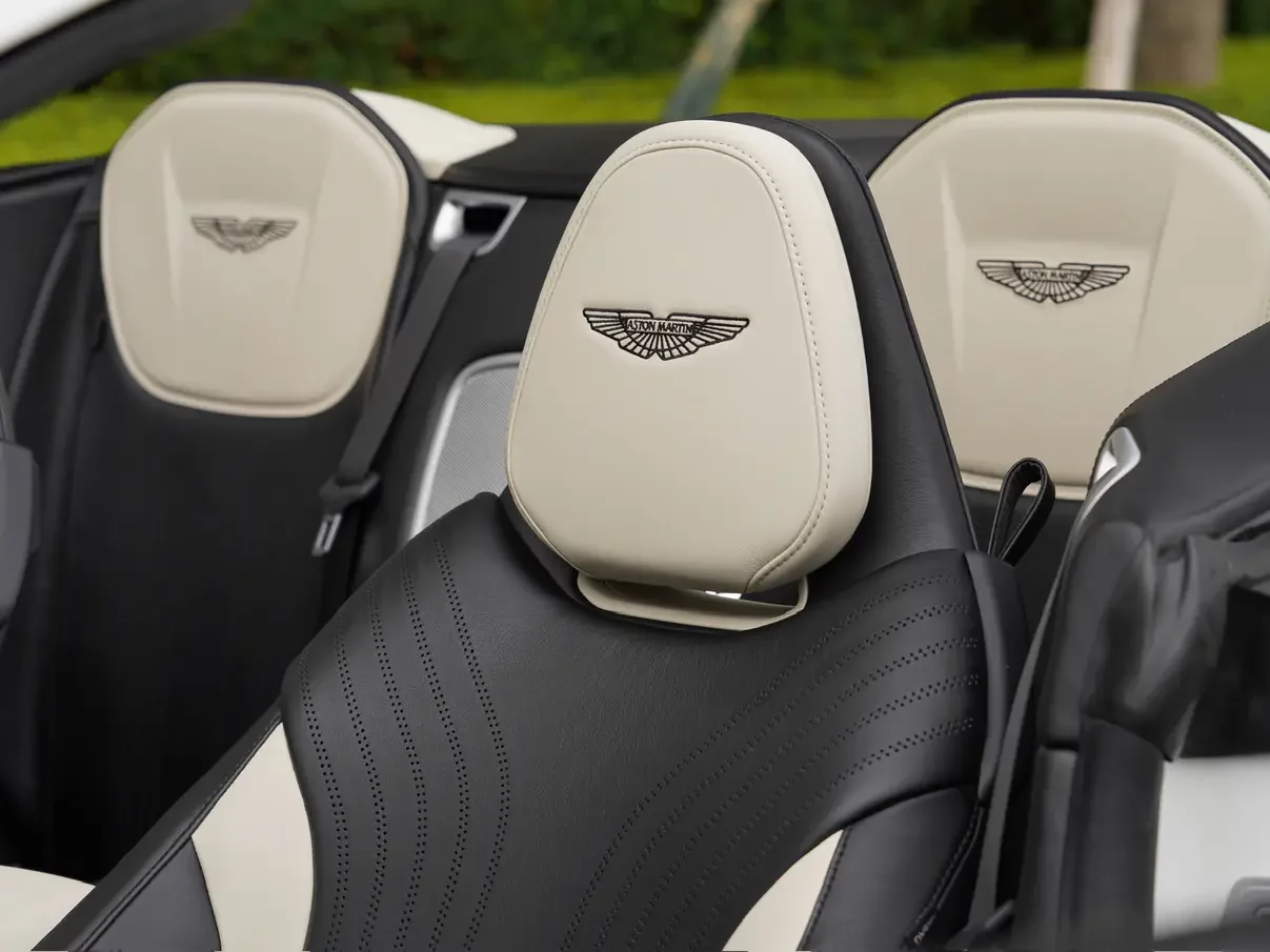Aston Martin DB11