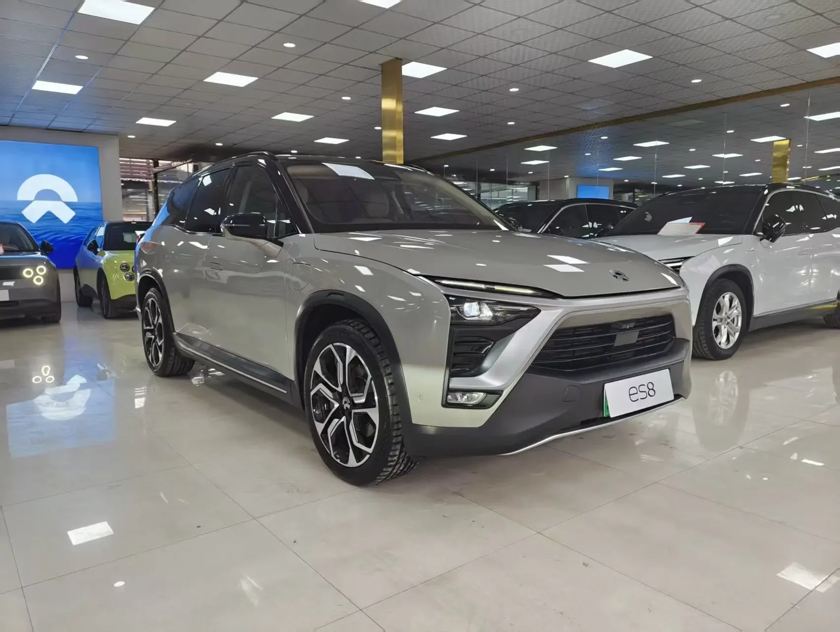 NIO ES8