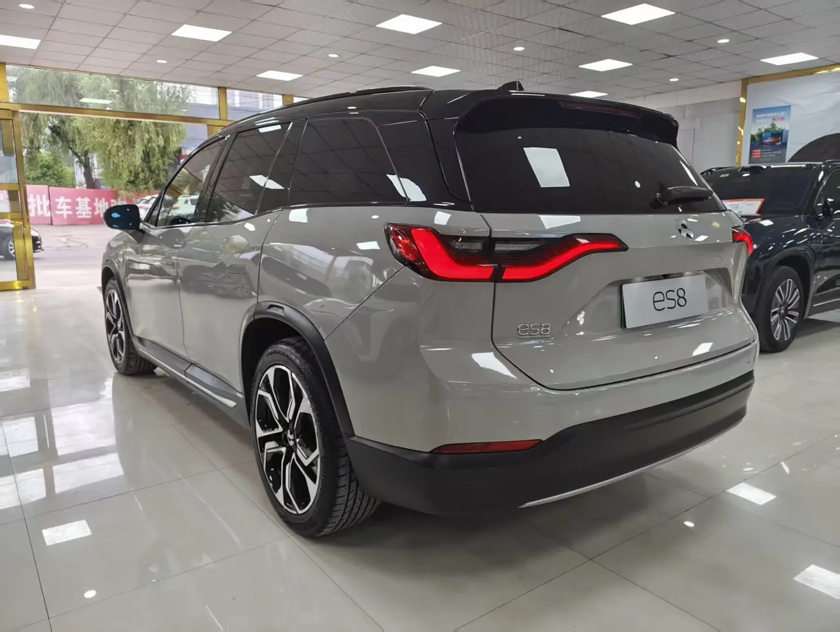 NIO ES8