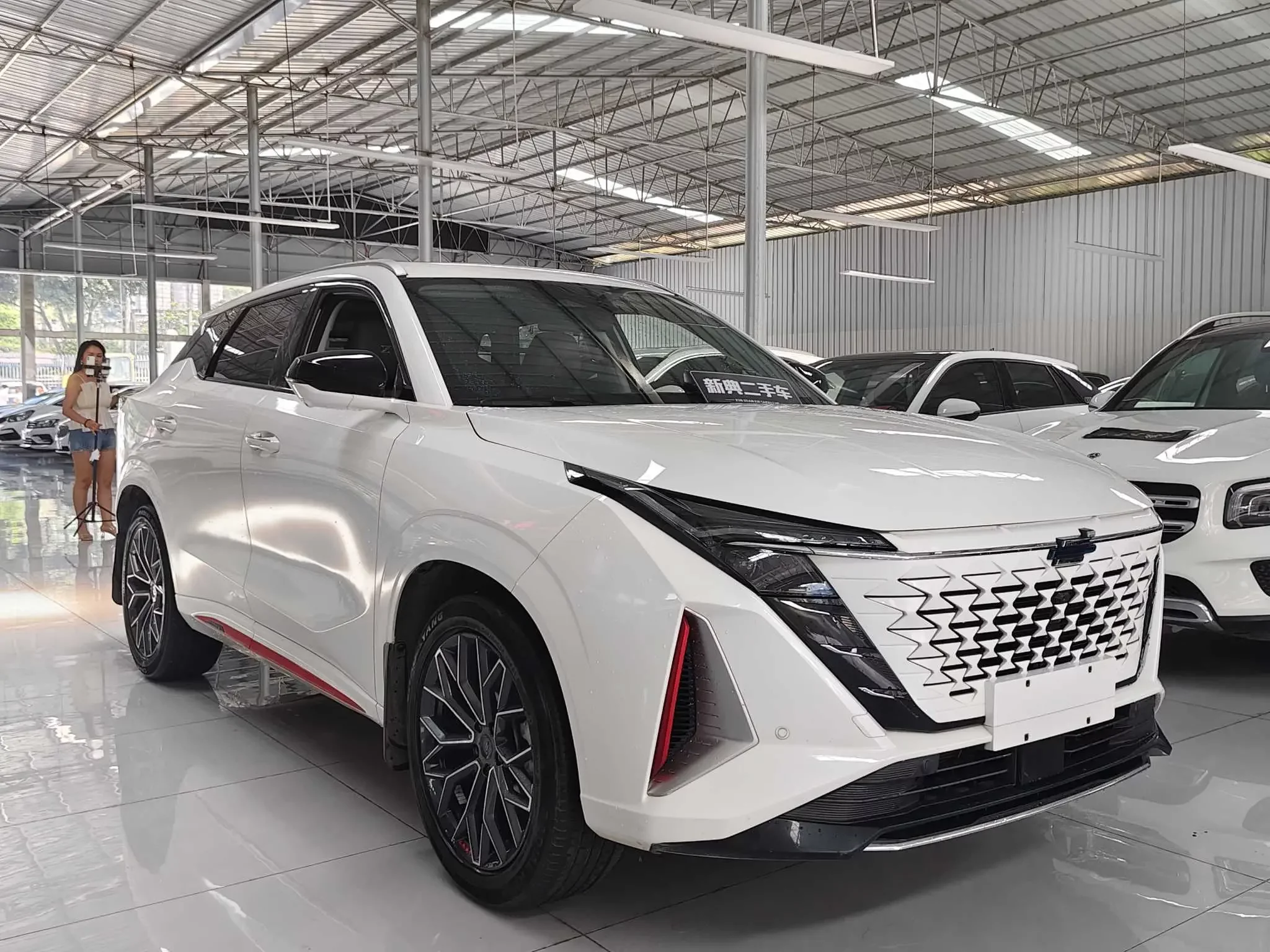 Oshan Changan Auchan Z6