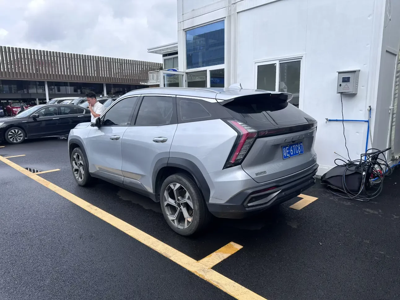Geely Atlas L