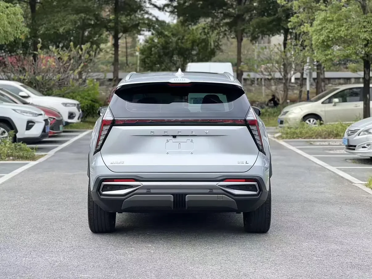 Geely Atlas L