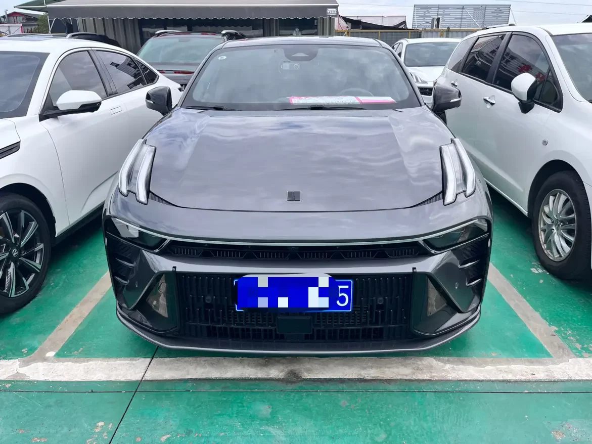 Lynk & Co 03