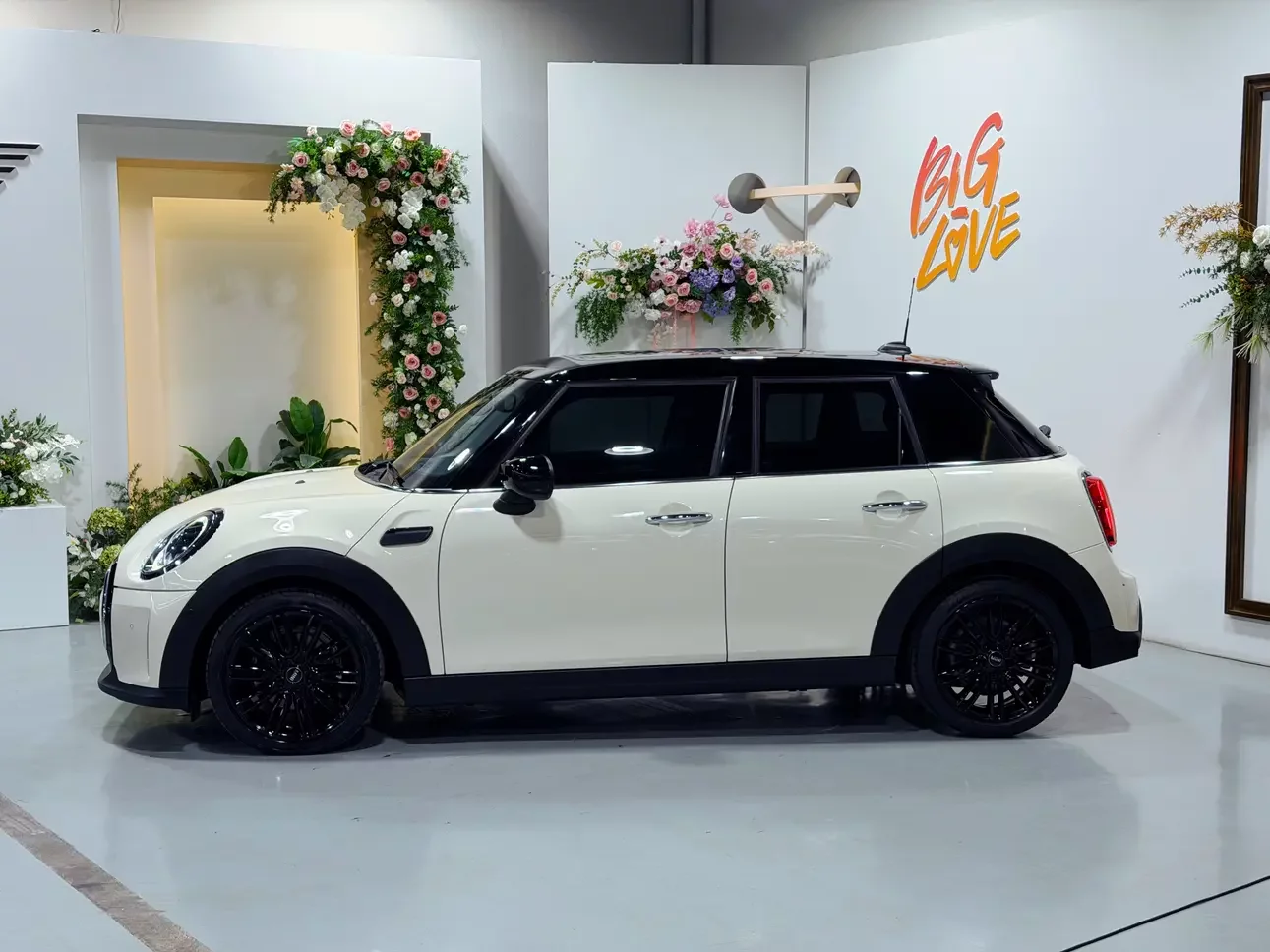 MINI MINI