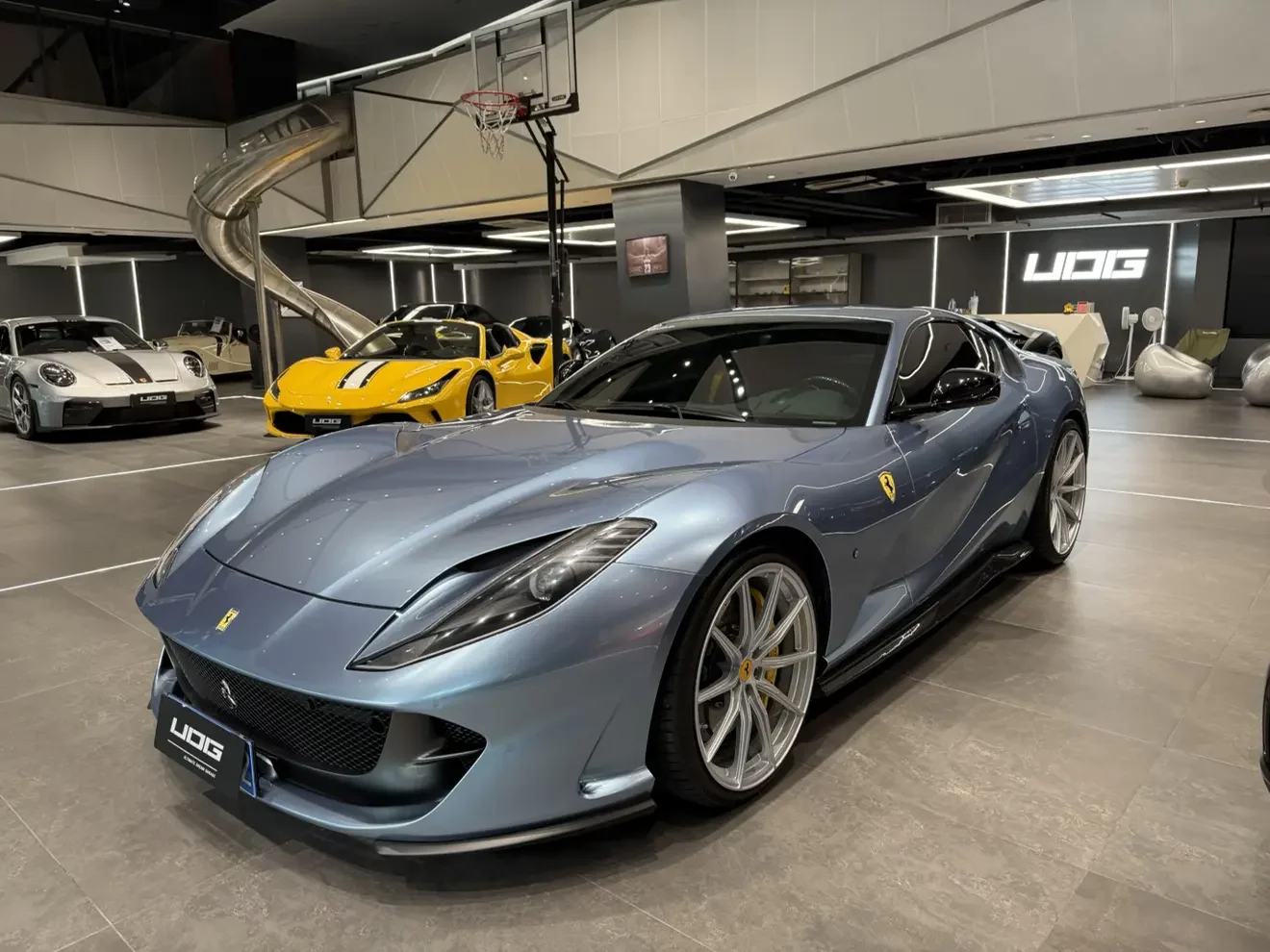 Ferrari 812