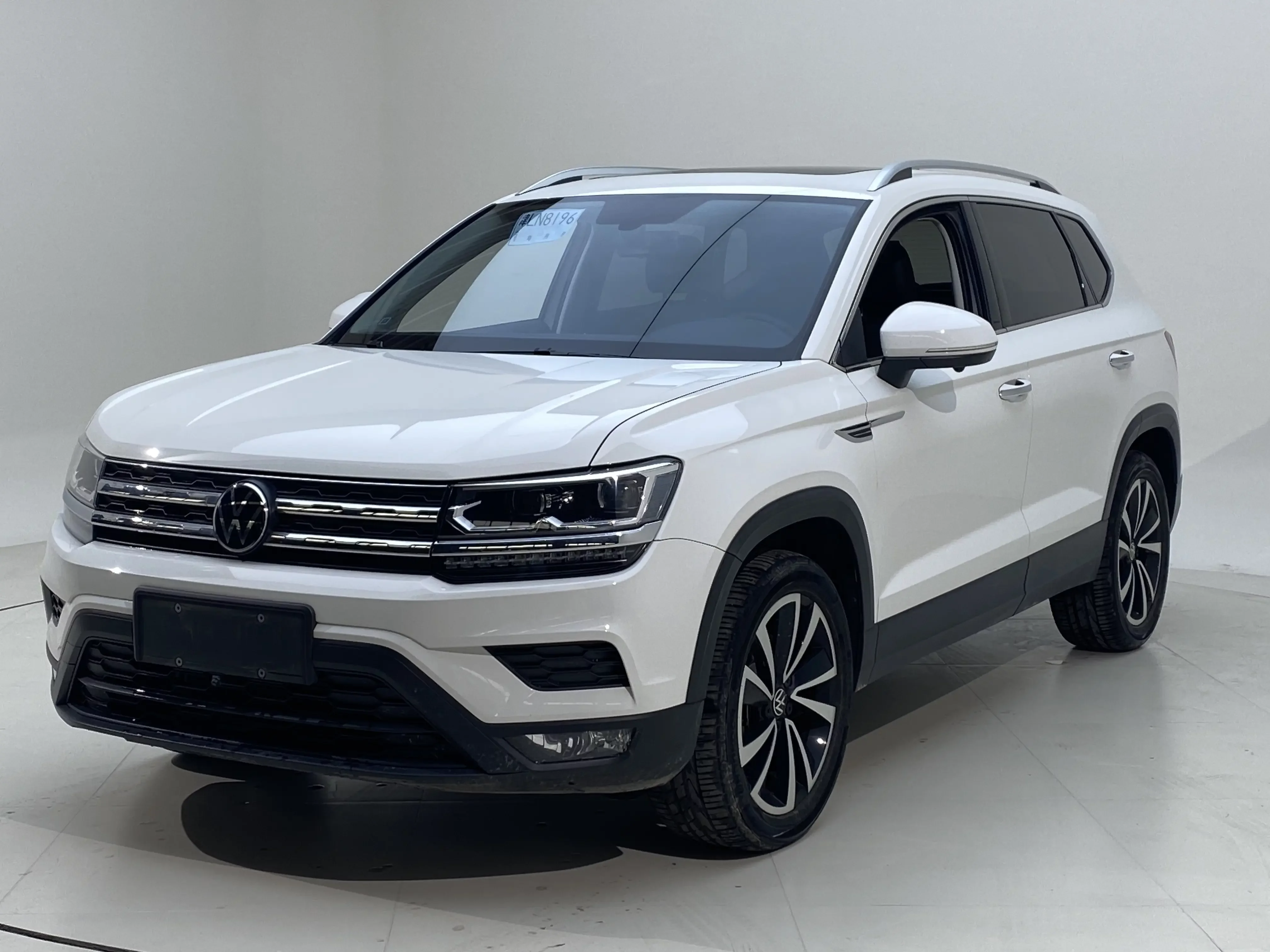 Volkswagen Tharu
