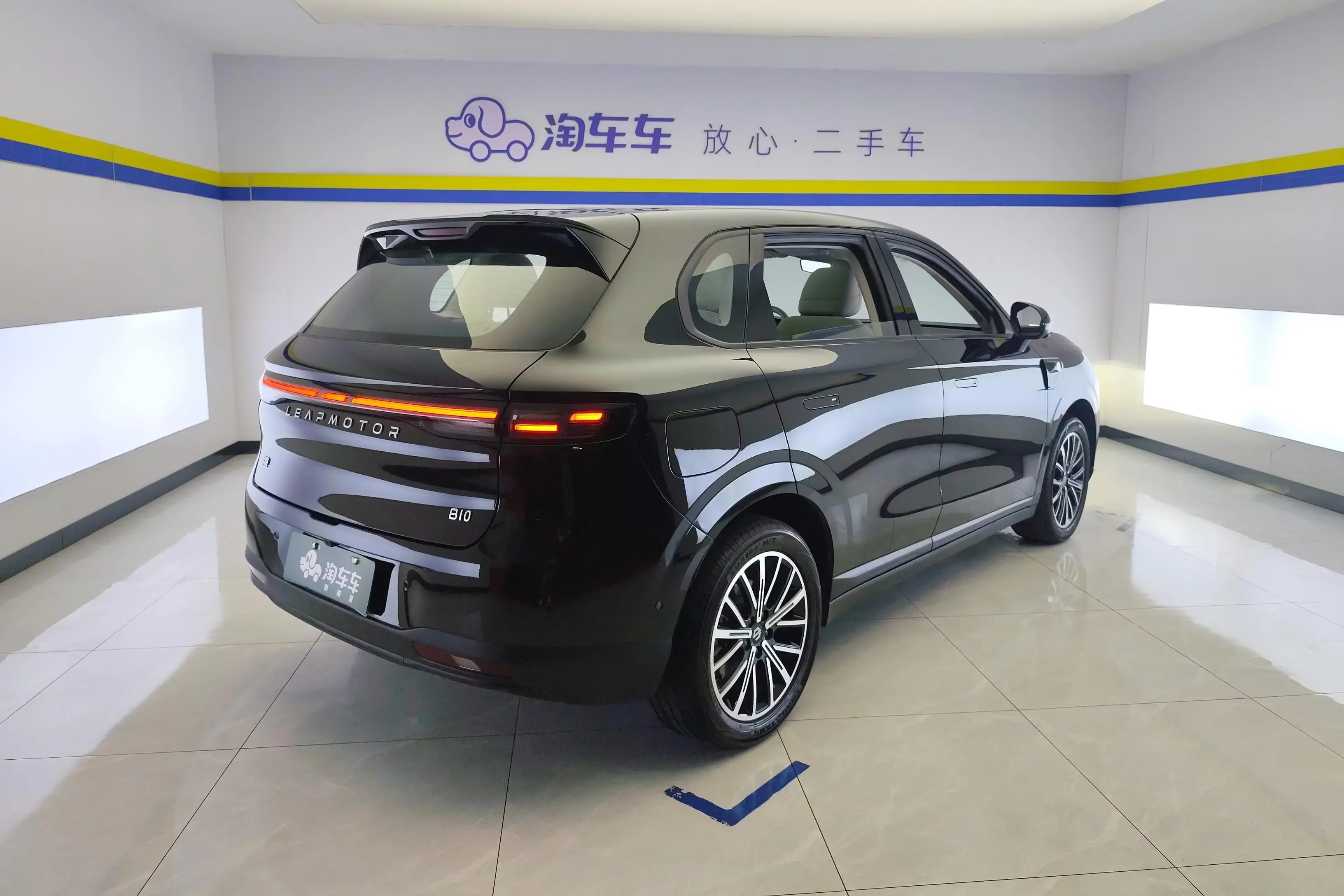 Leapmotor B10