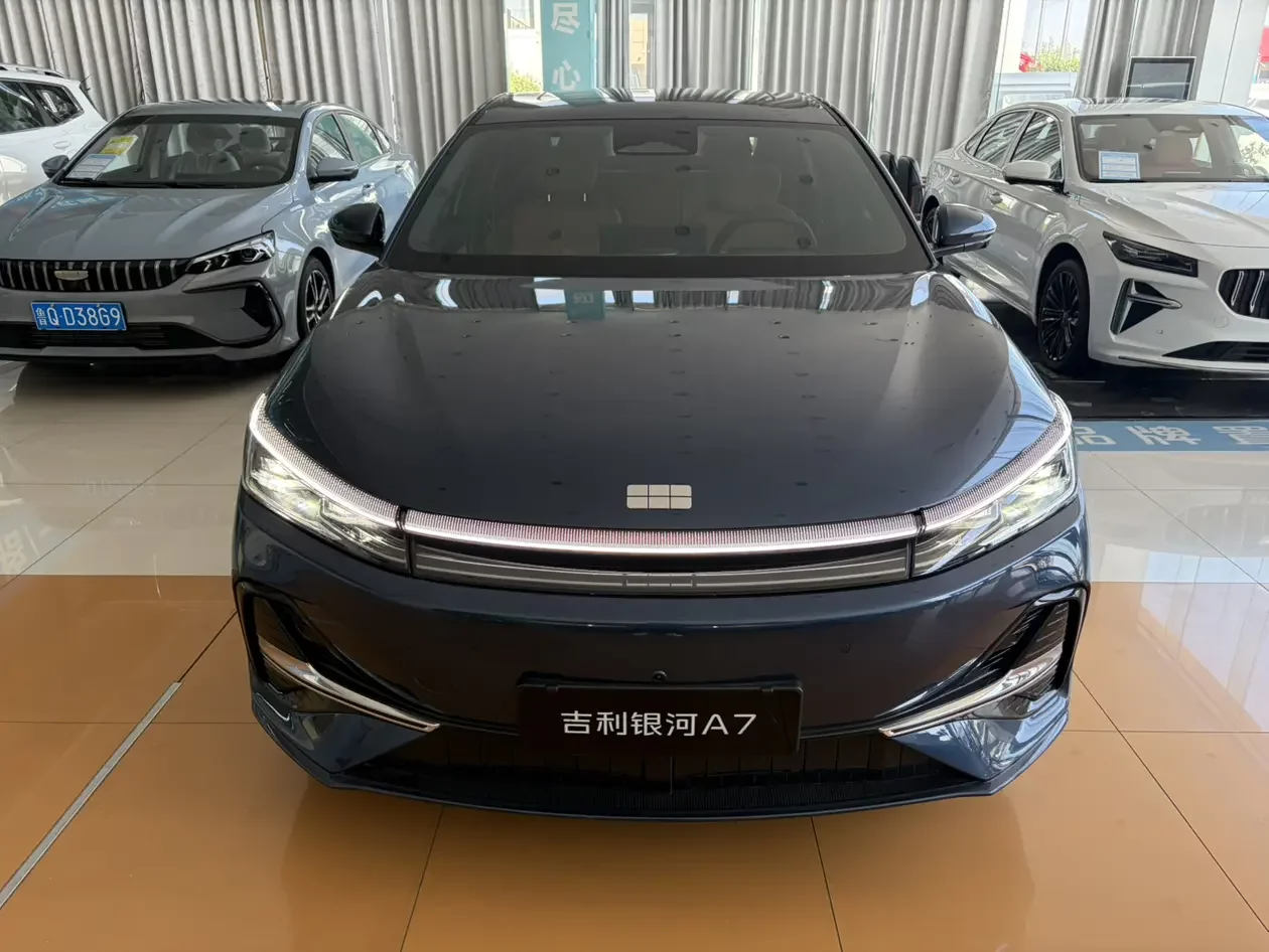 Geely Galaxy A7 EM
