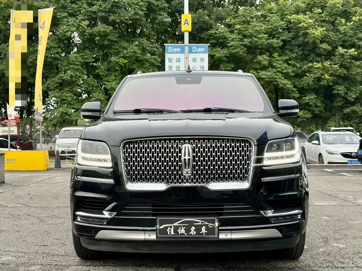 Lincoln Navigator