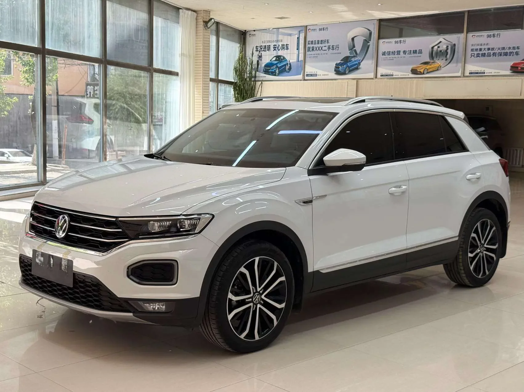 VOLKSWAGEN T-ROC