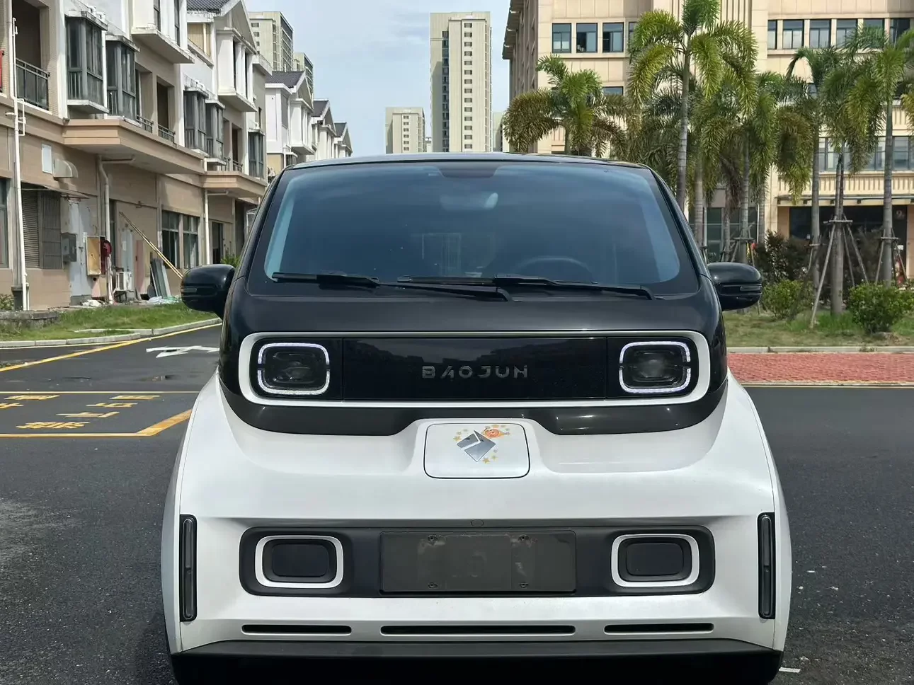 Baojun E300