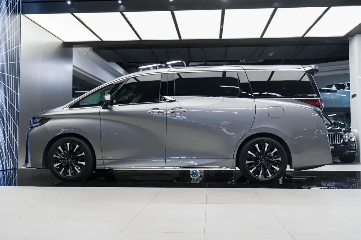 Toyota Crown Wellfire