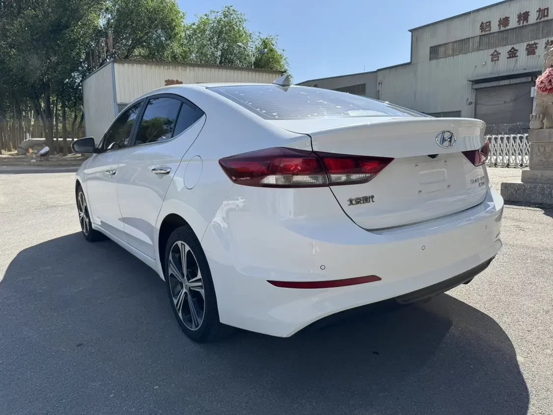 Hyundai lead