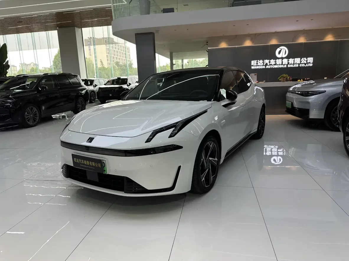 Lynk & Co 07 EM-P