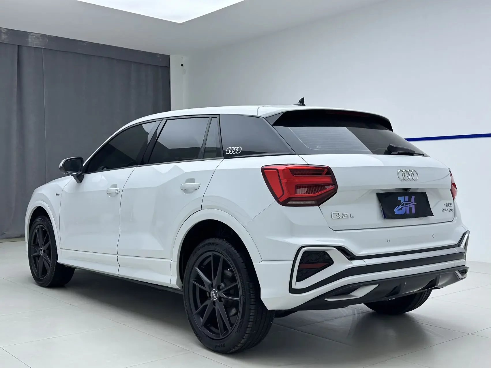 Audi Q2L