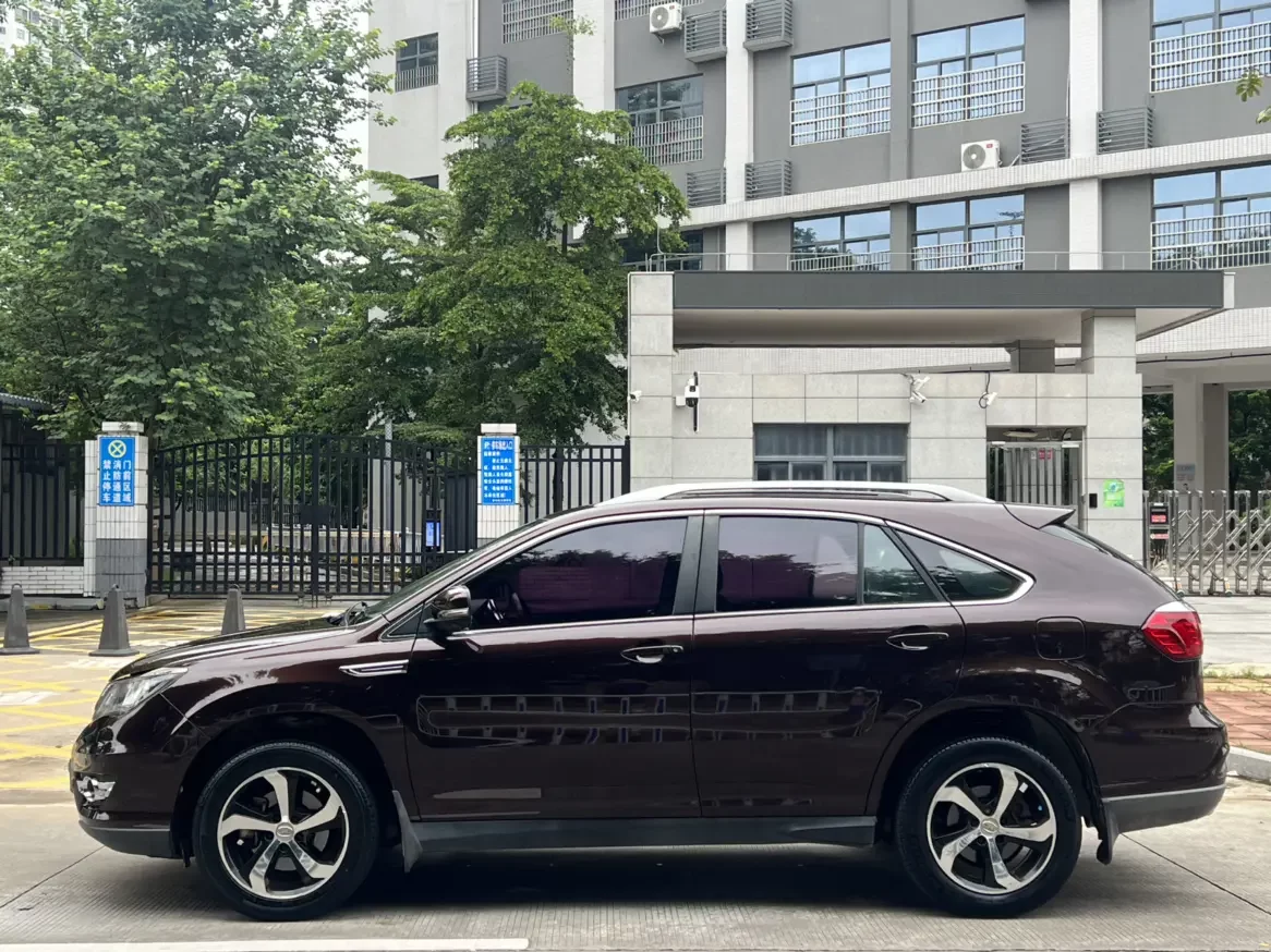 BYD S7