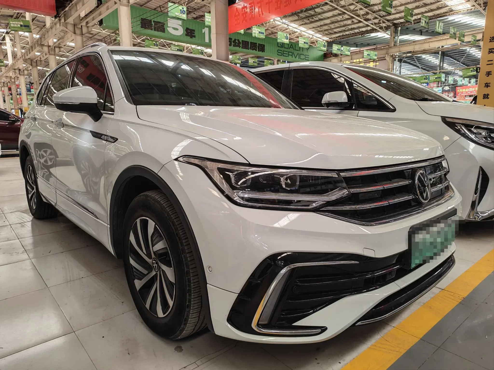 Volkswagen Tiguan L PHEV