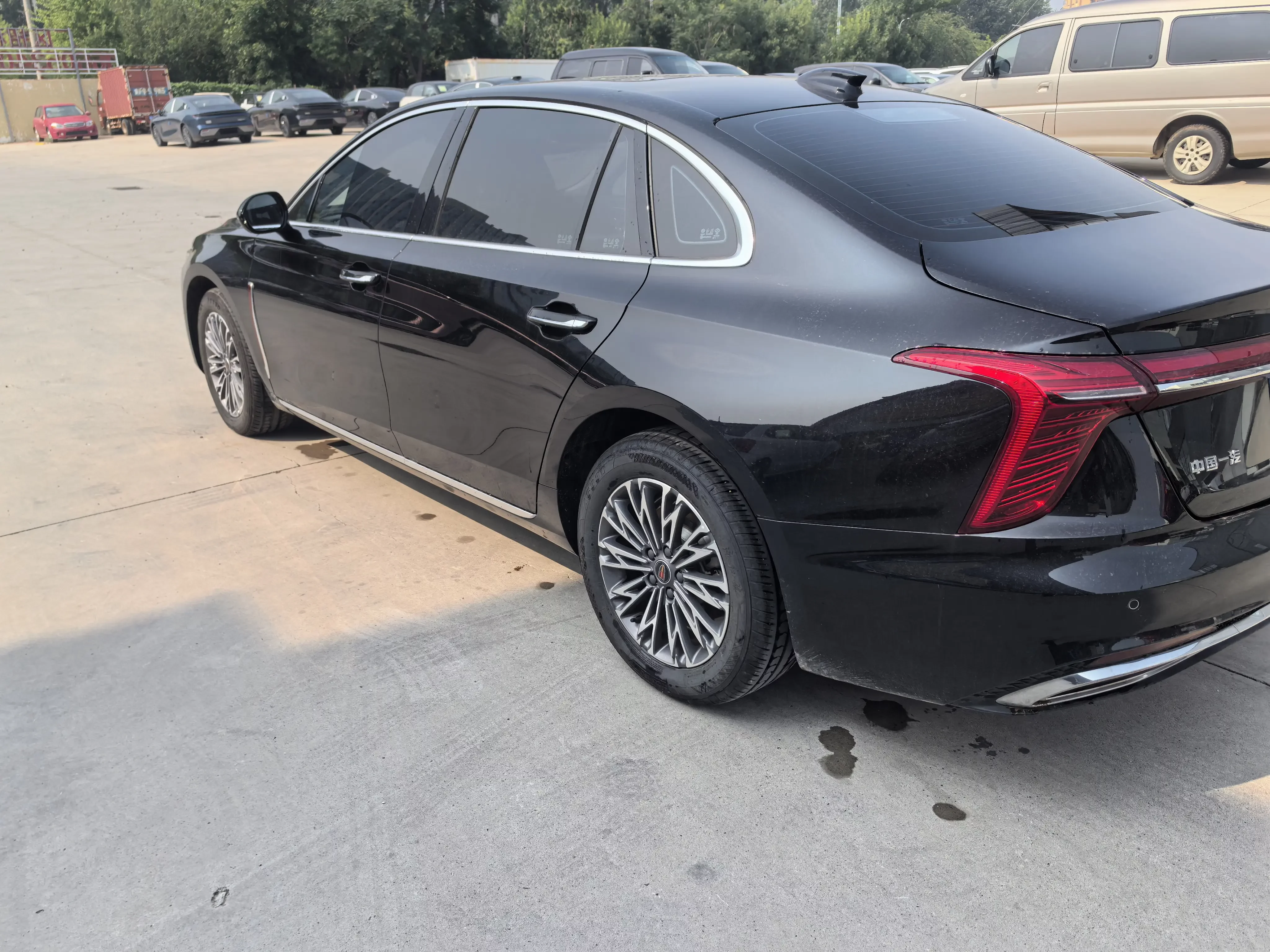 Hongqi H5
