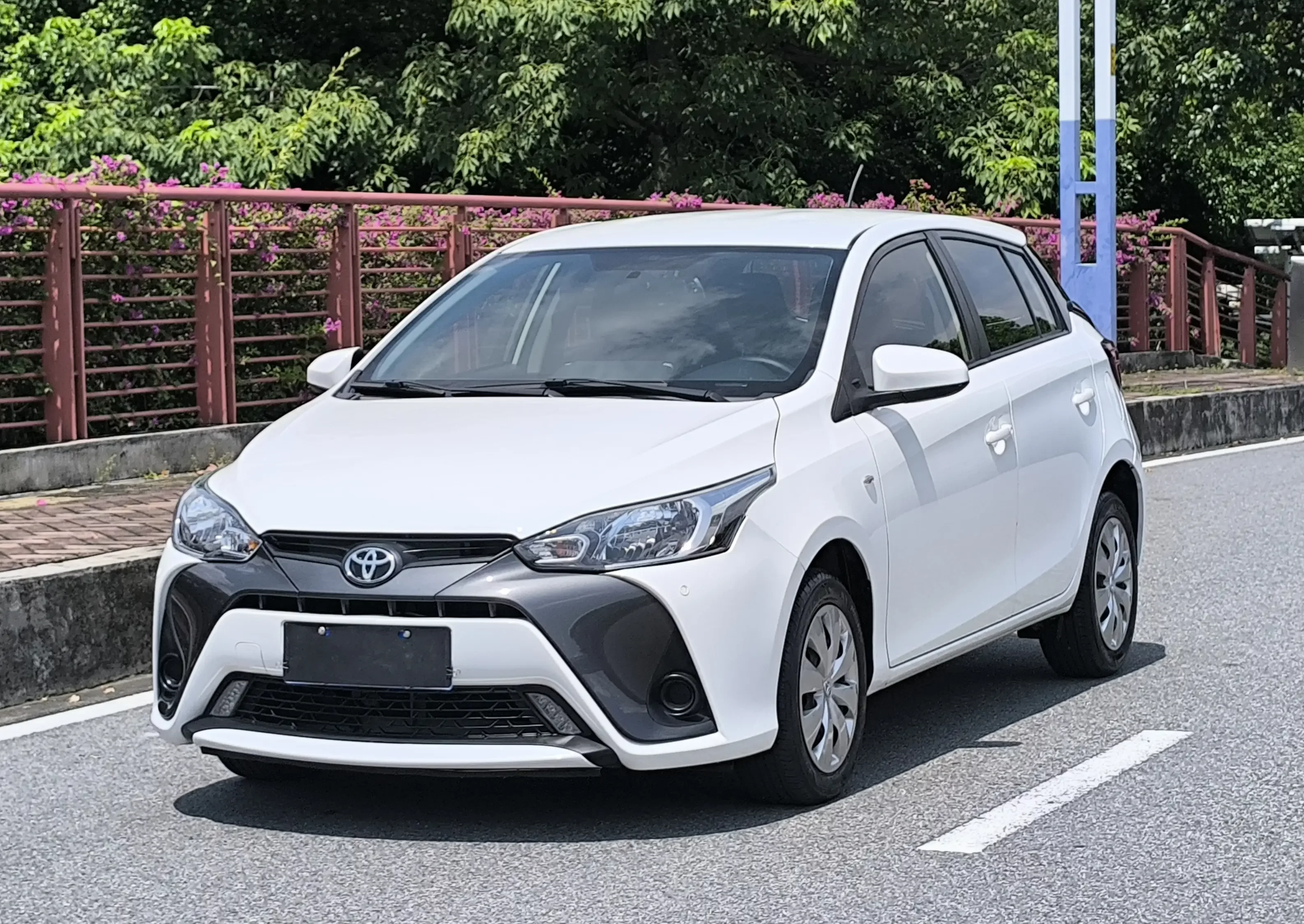 Toyota Yaris L