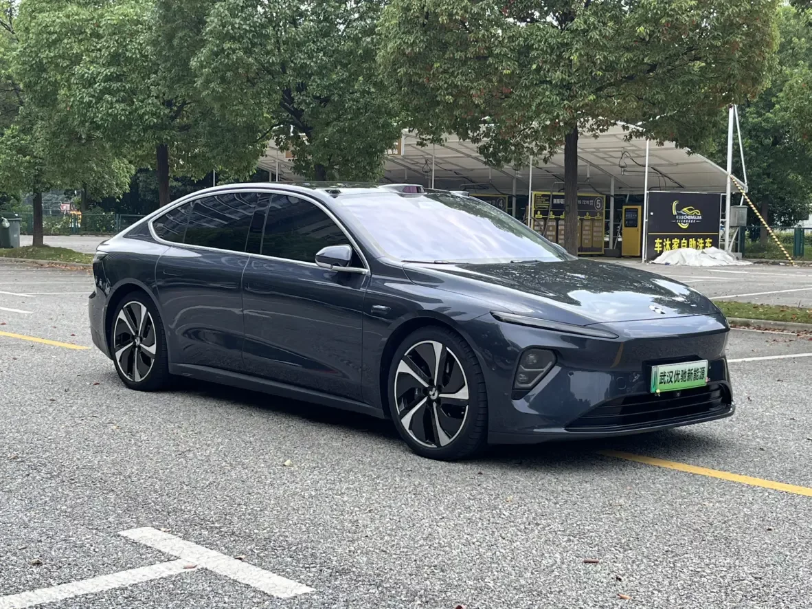 NIO ET7