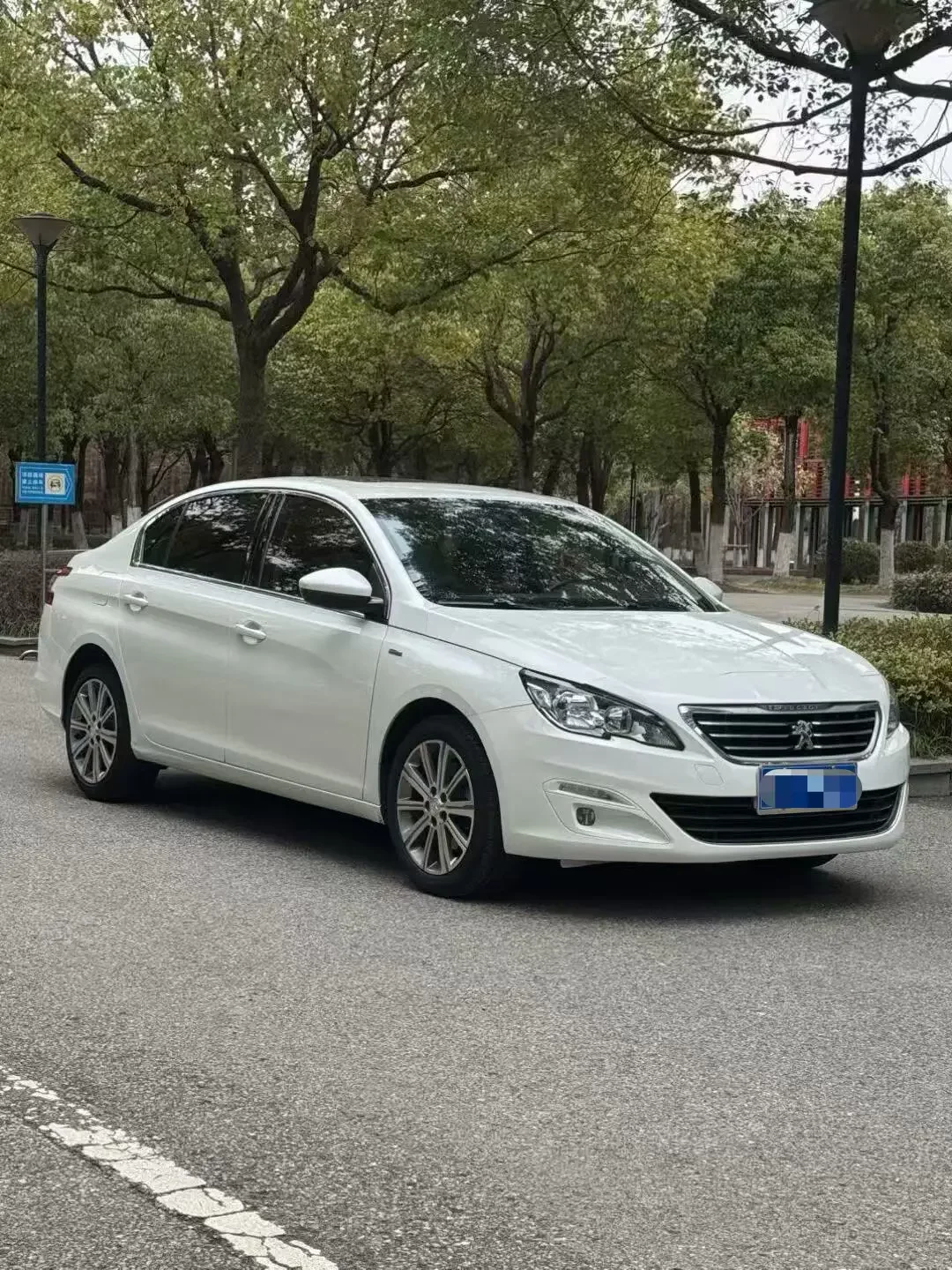 Peugeot 408