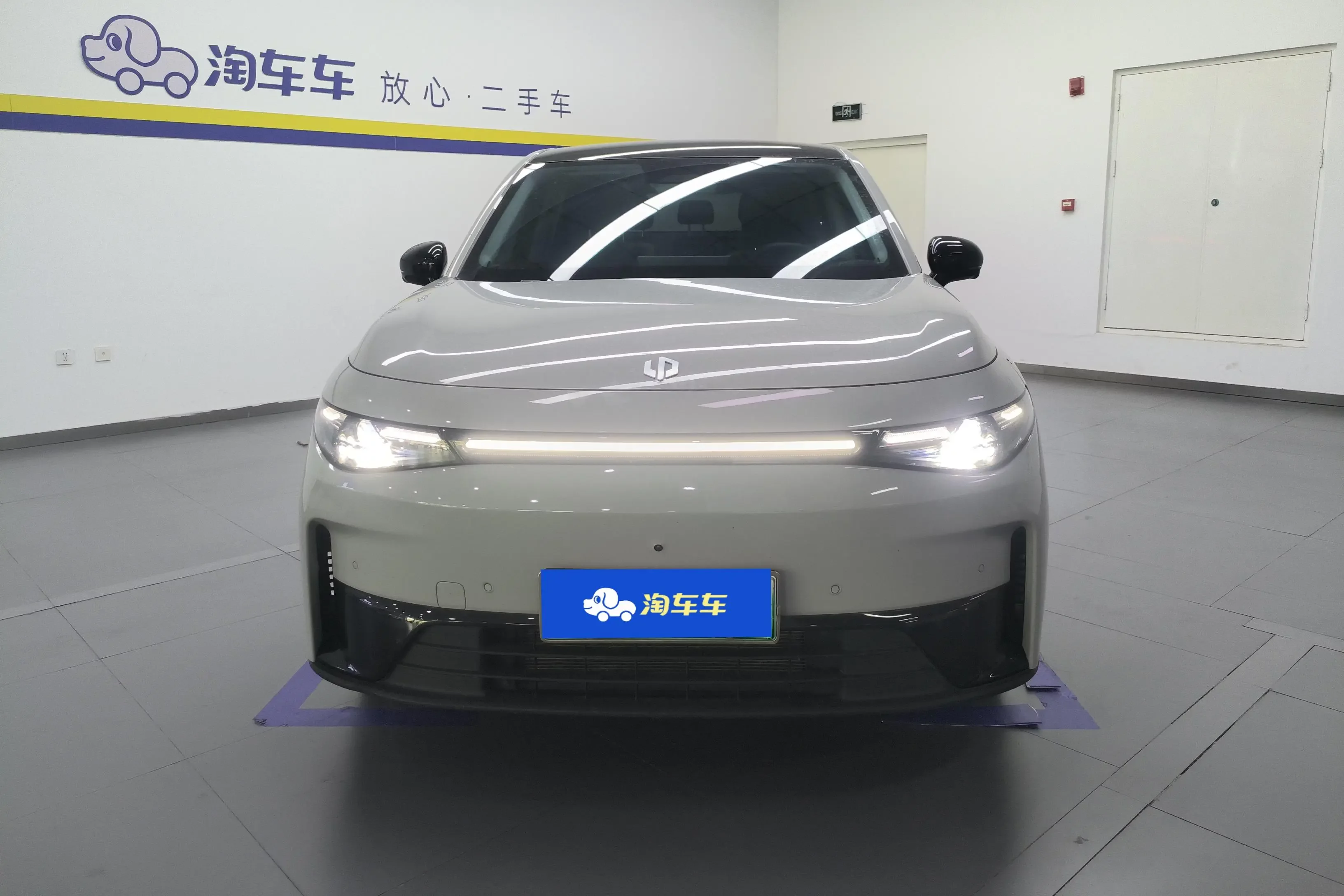 Leapmotor C10