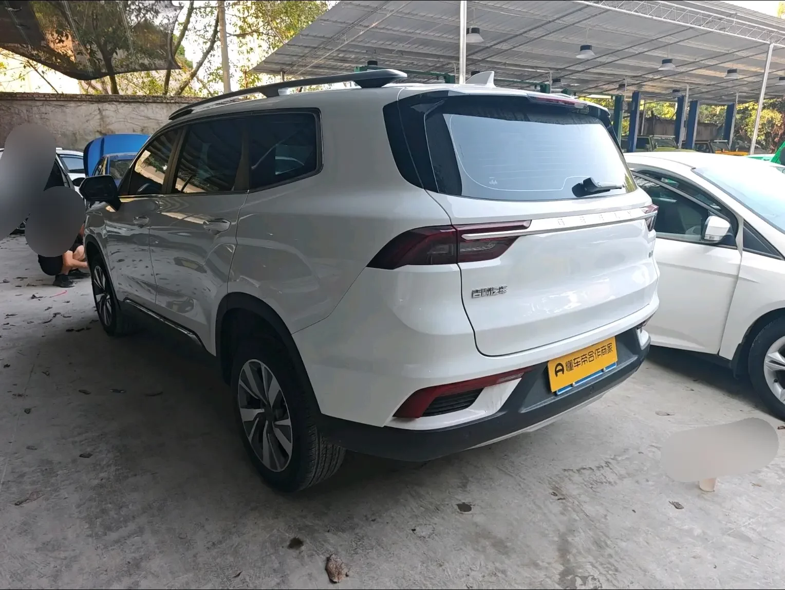Geely Okavango